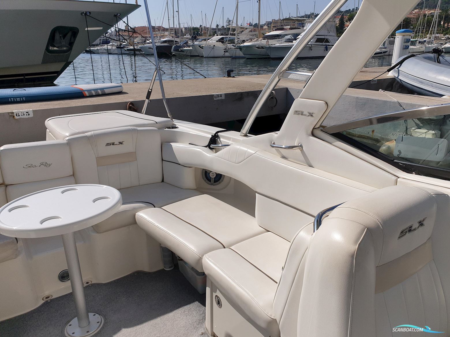 Sea Ray 270 SLX