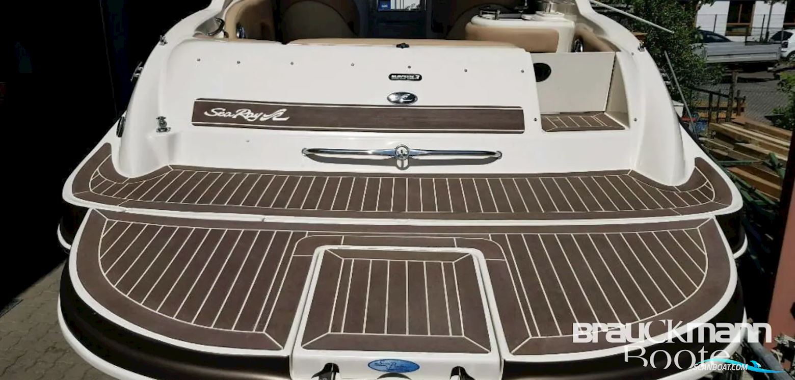 Sea Ray 270 Sundeck