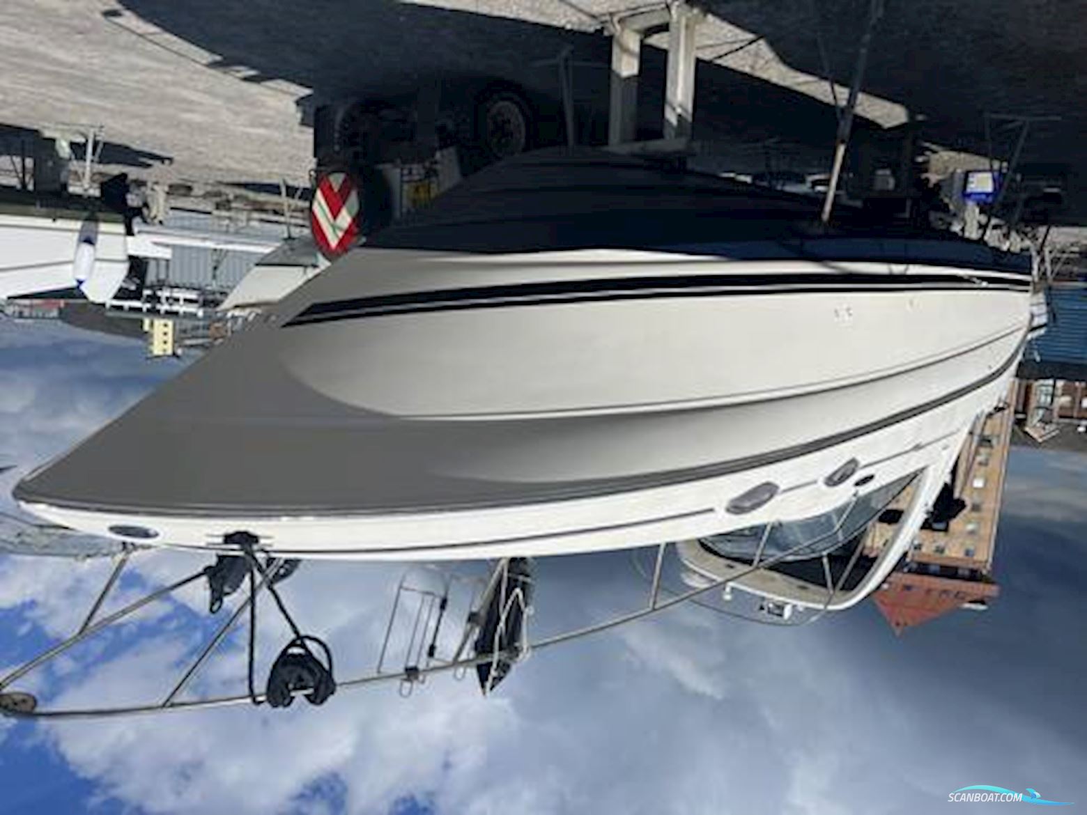 Sea Ray 275 Sundancer Motorbåt 2003, med Mercruiser 5.0 Mpi motor, England