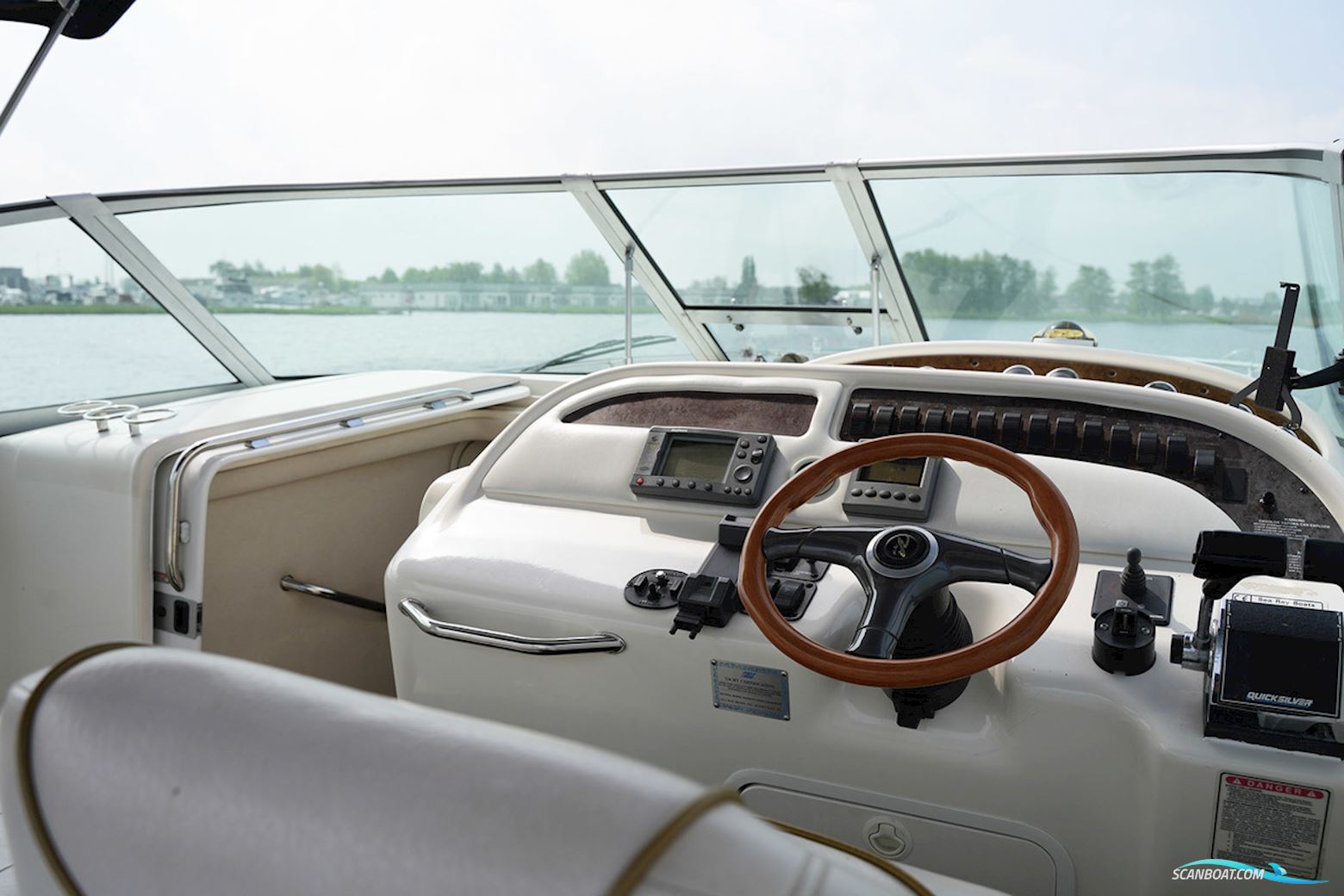 Sea Ray 310 Sundancer