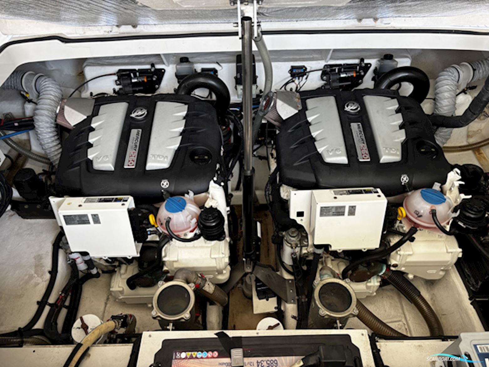 Sea Ray 320