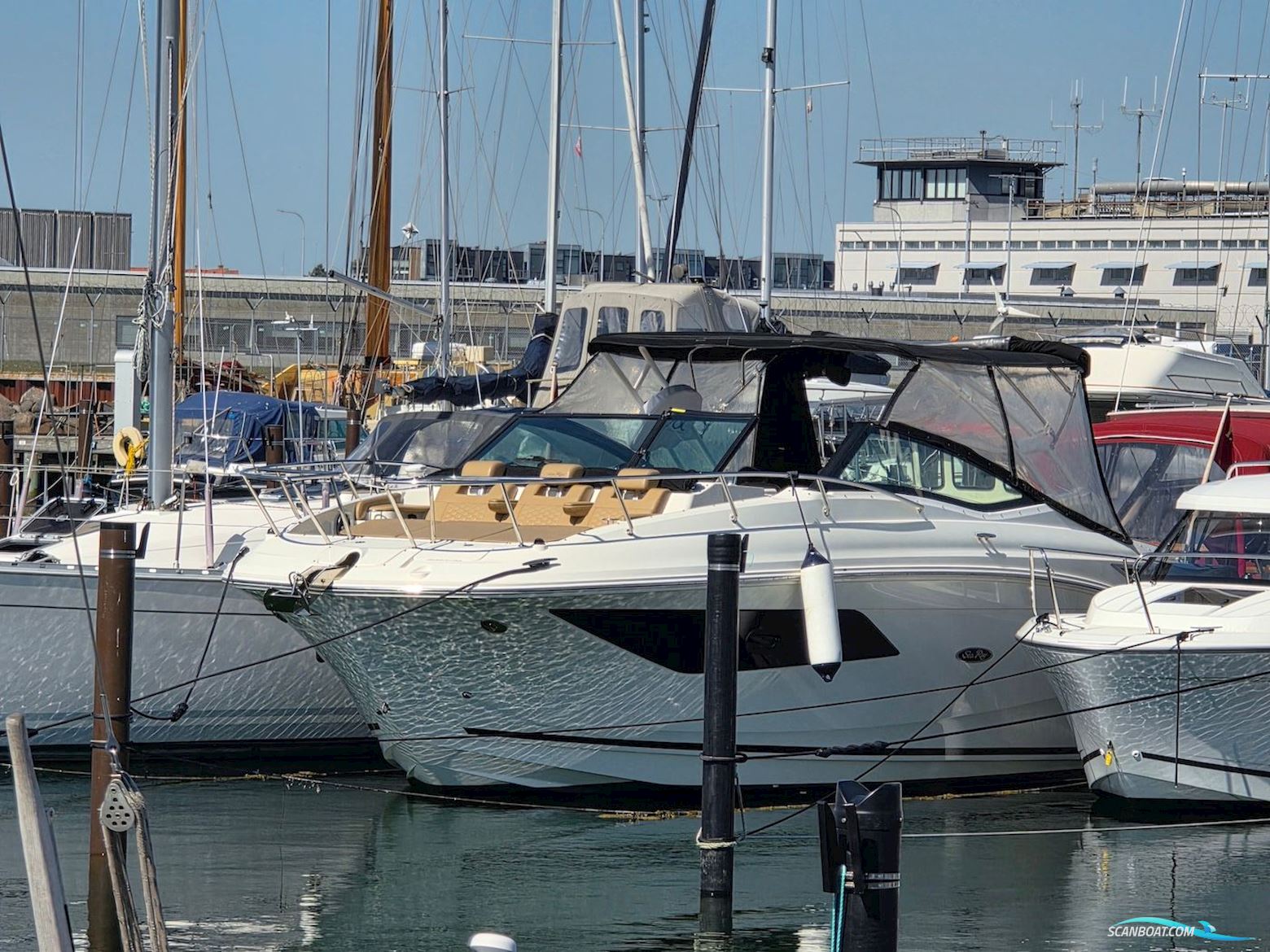 Sea Ray 320 Sundancer Motorbåt 2019, med Mercruiser motor, Danmark