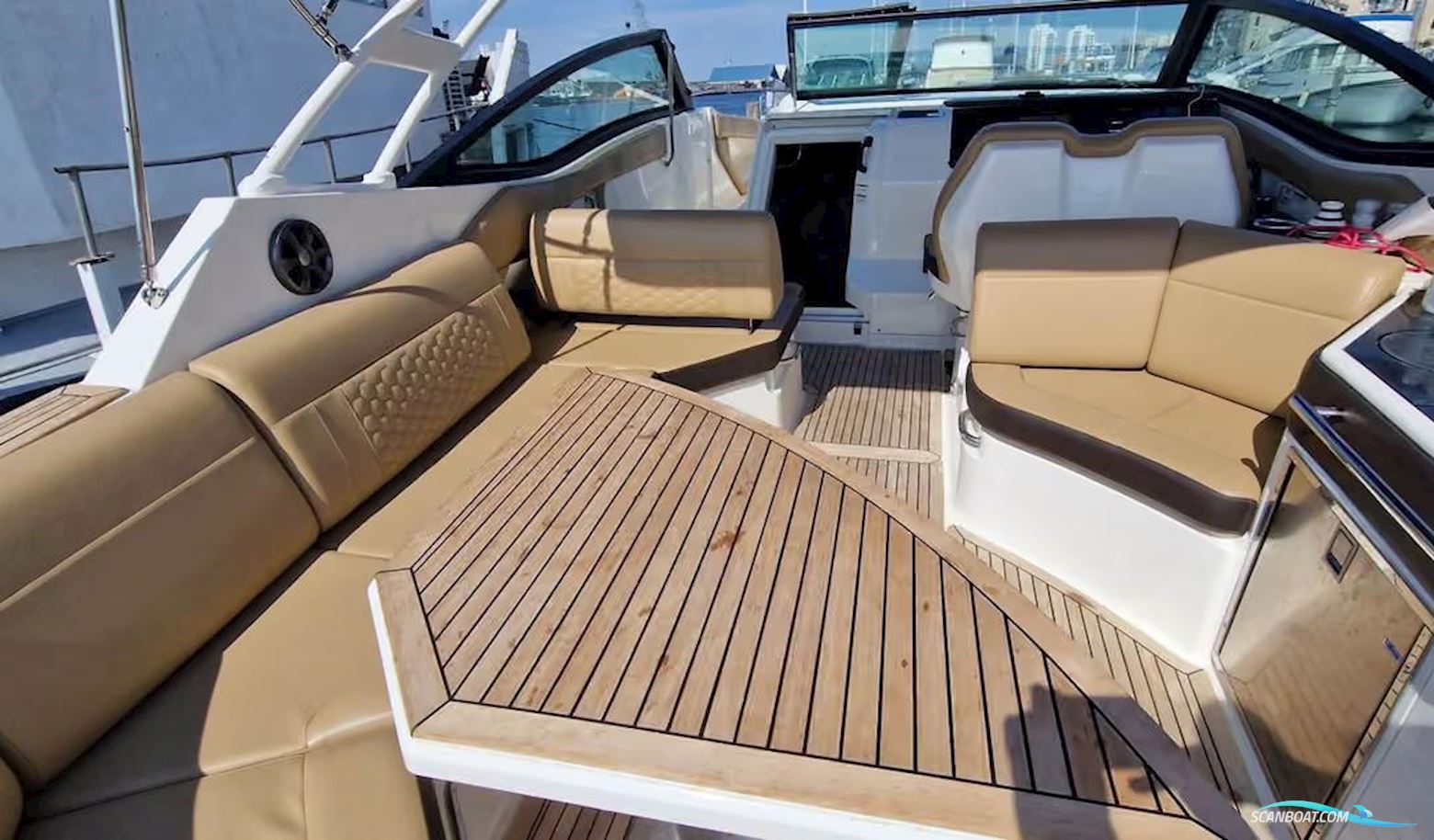 Sea Ray 320 Sundancer