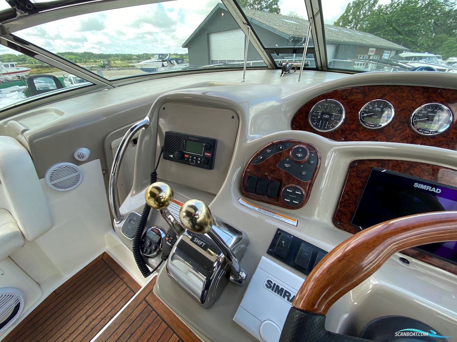 Sea Ray 355 Sundancer