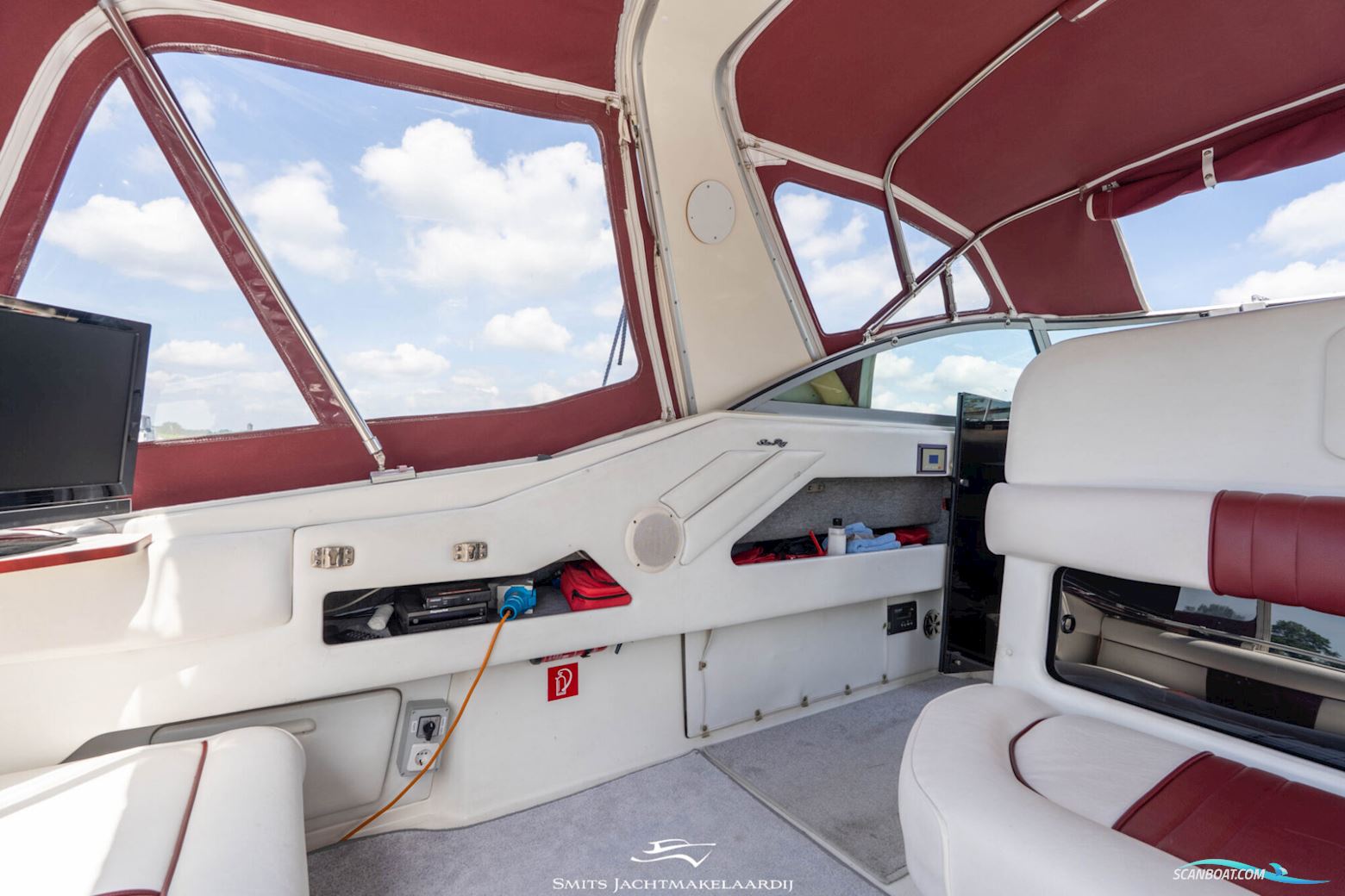 Sea Ray 370 Express Cruiser
