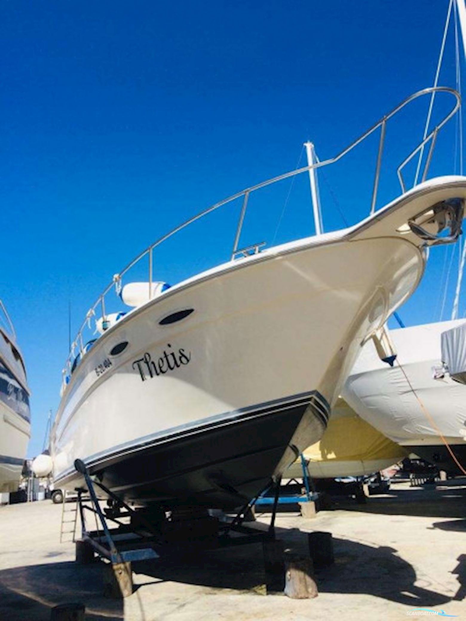 Sea Ray 370