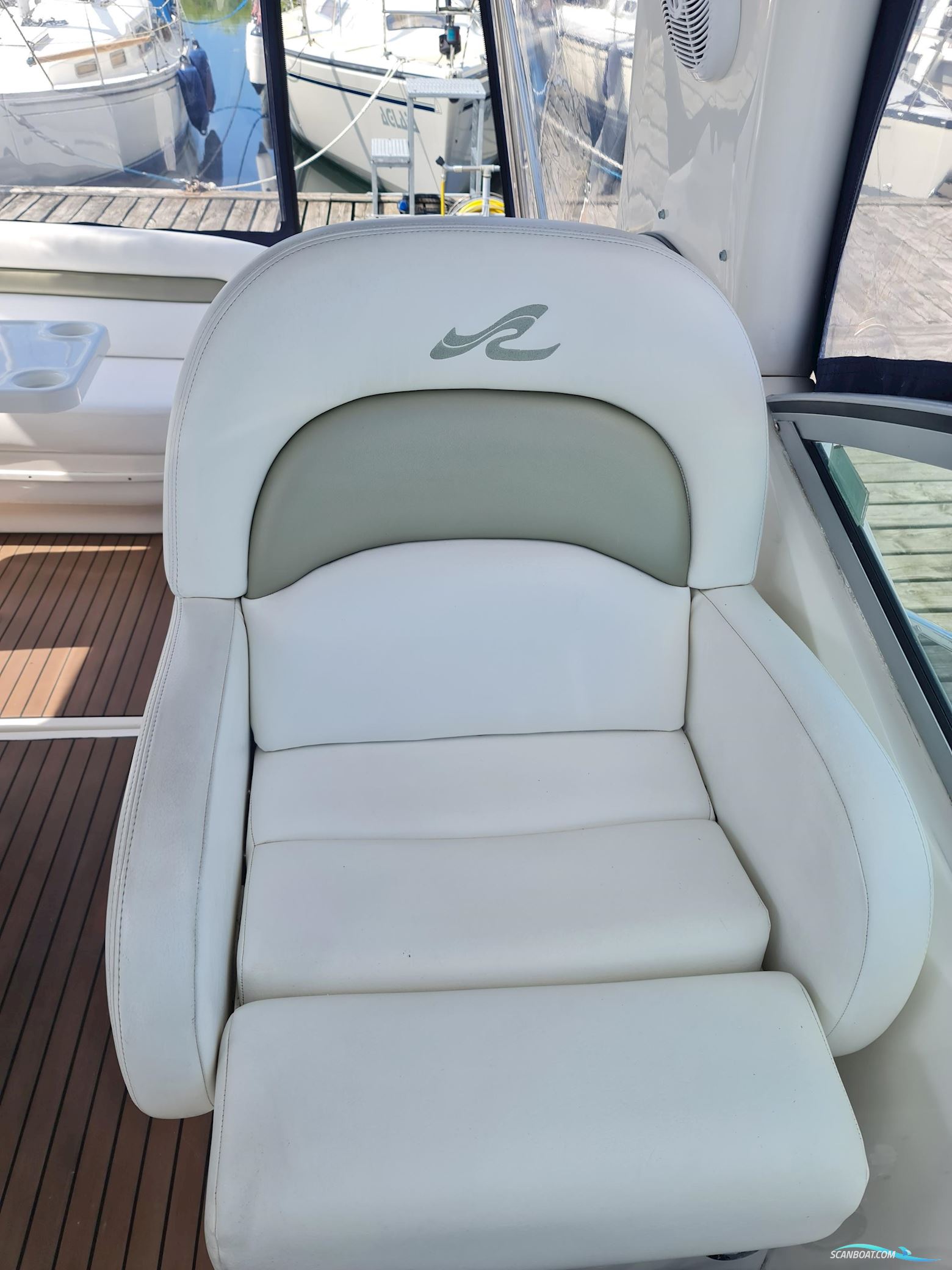 Sea Ray 375 Sundancer