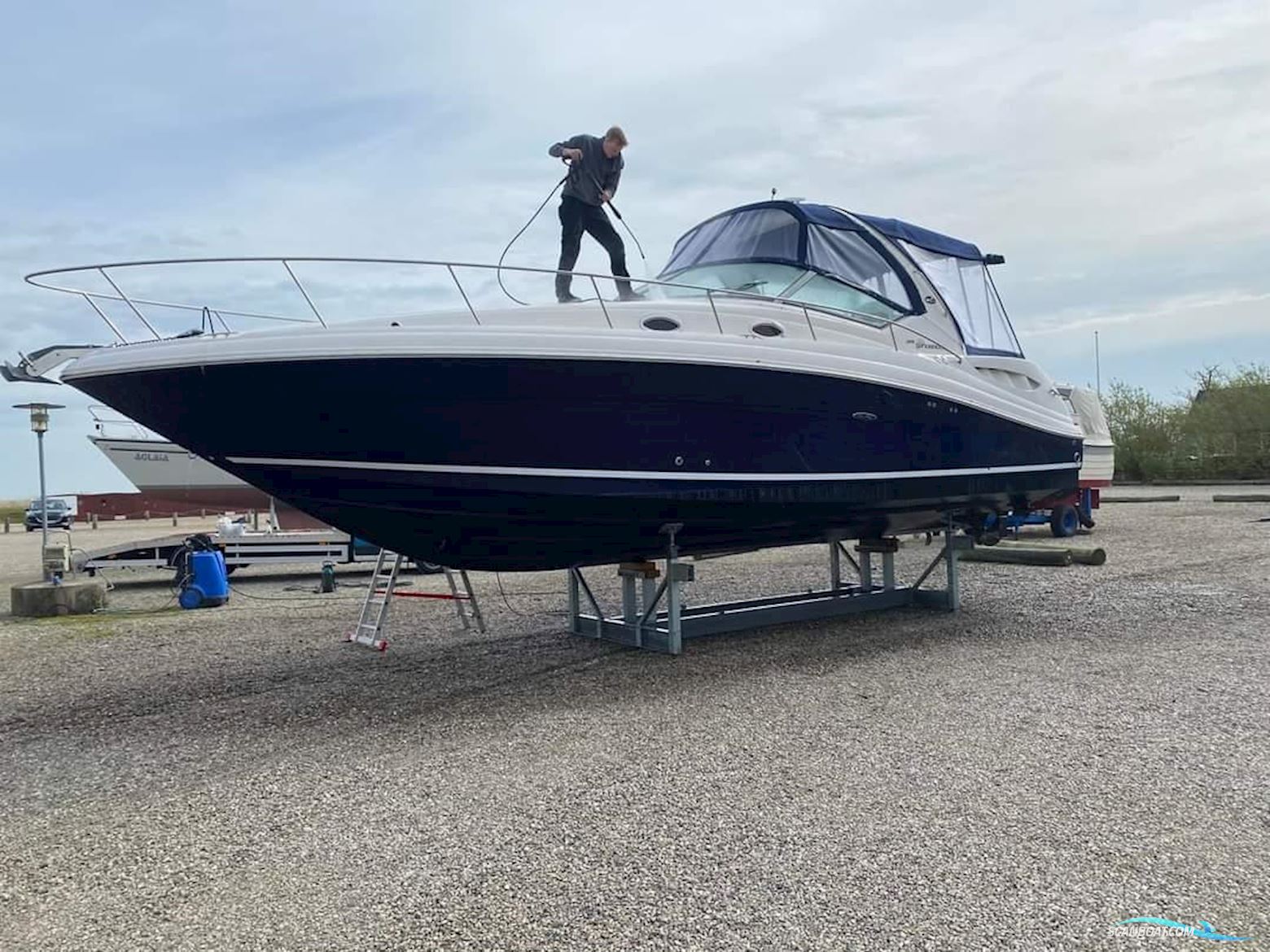 Sea Ray 375 Sundancer