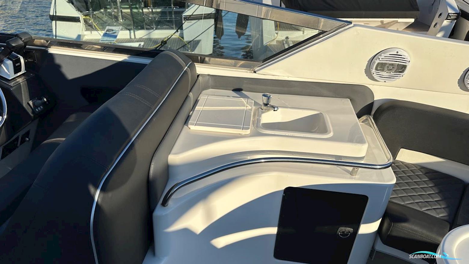 Sea Ray 380 SS