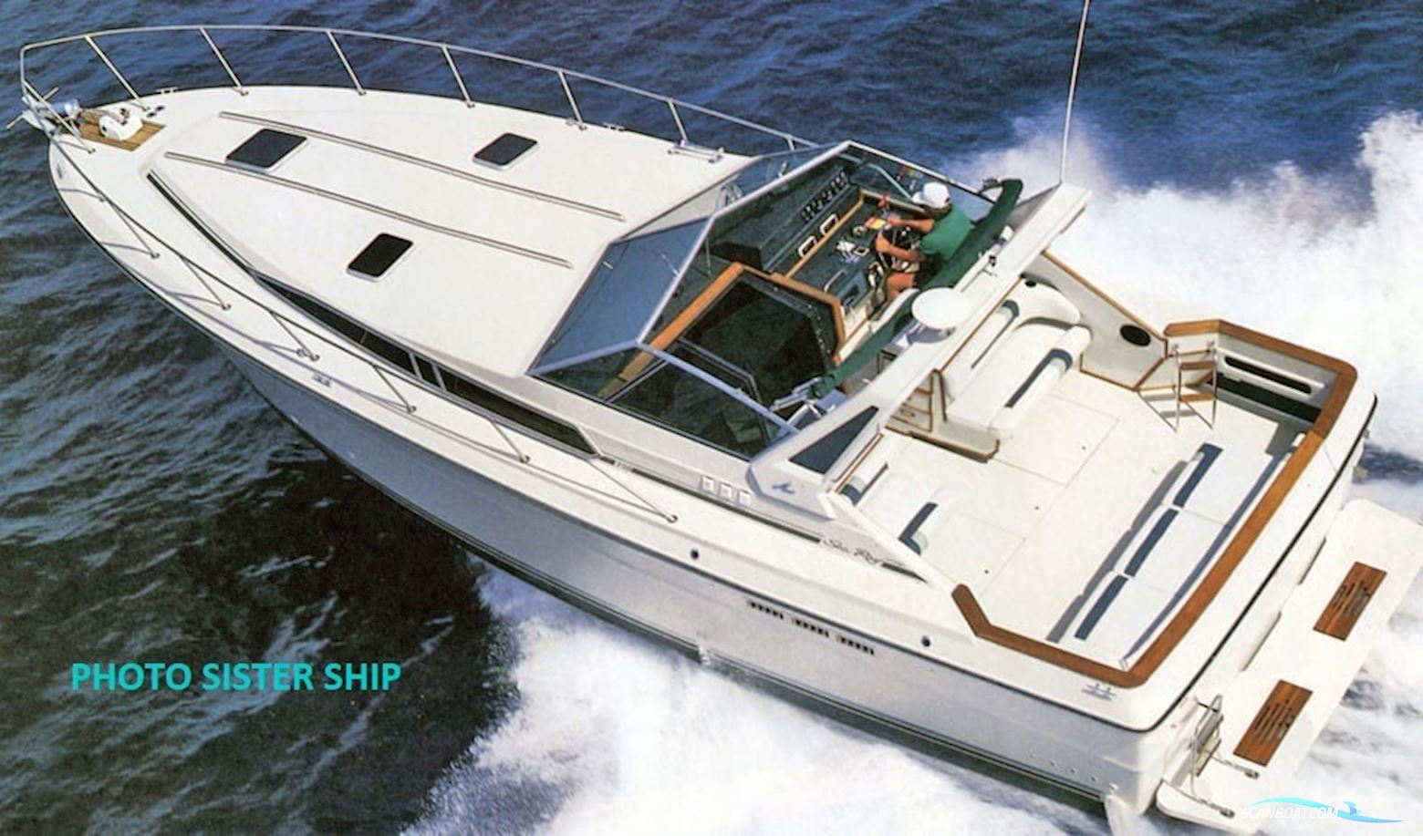 Sea Ray 390 Express Cruiser Motorbåt 1989, med Caterpillar motor, Holland