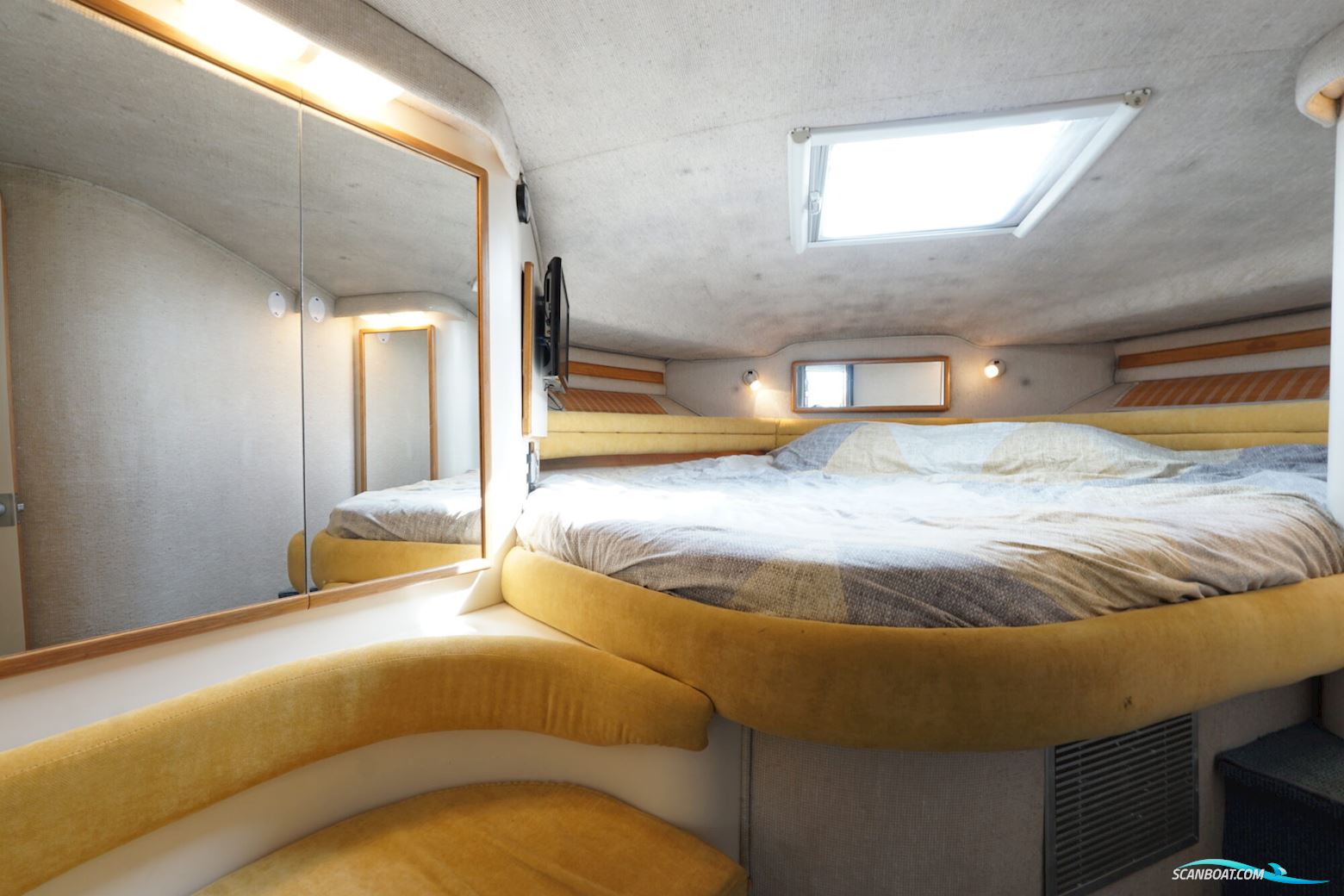 Sea Ray 400 Express Cruiser