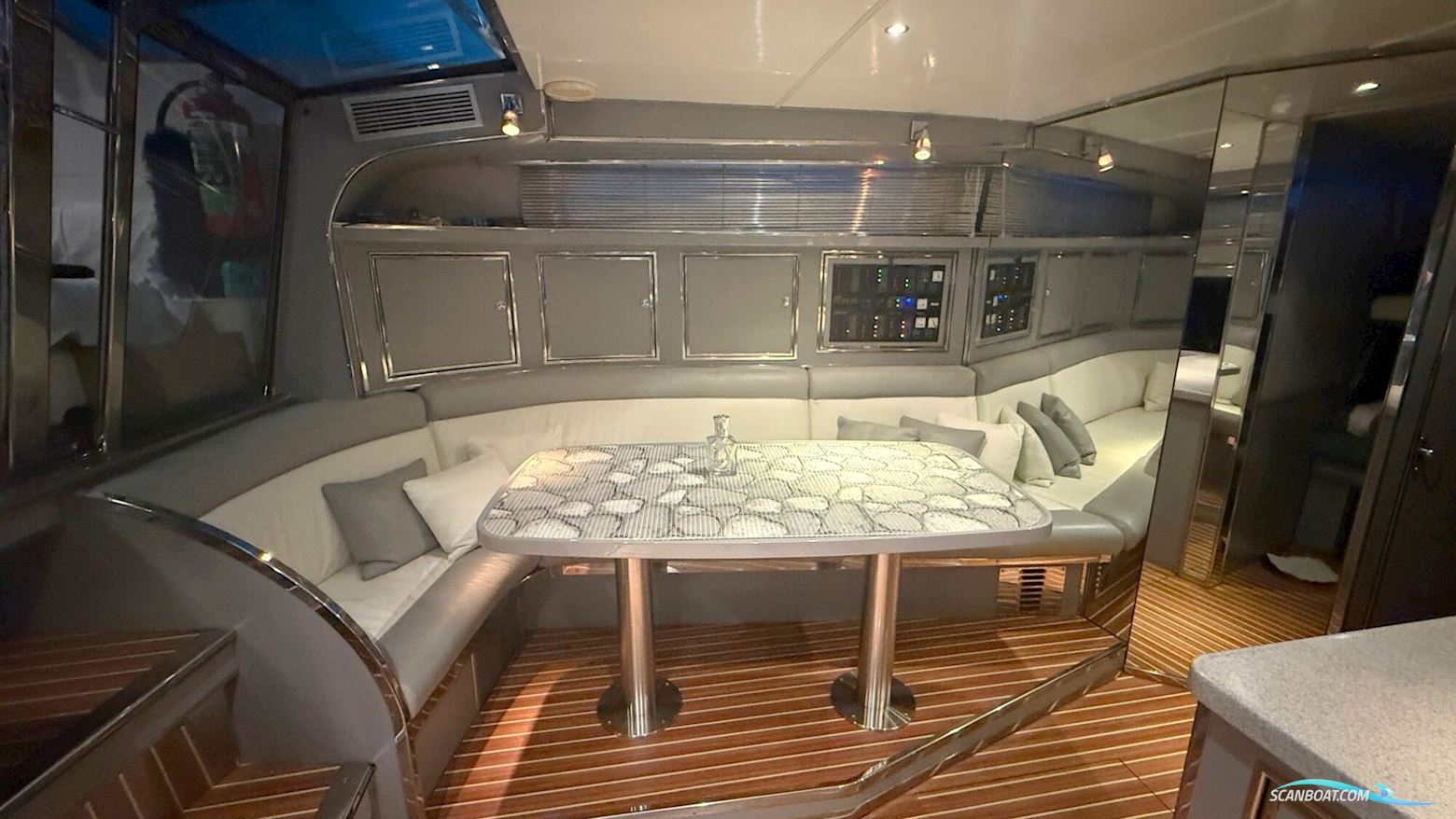 Sea Ray 400 Express Cruiser