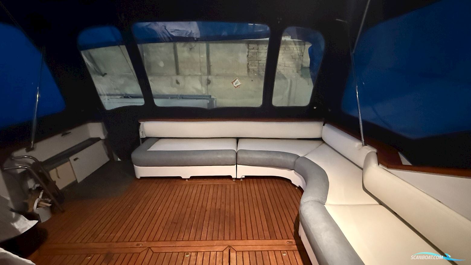 Sea Ray 400 Express Cruiser