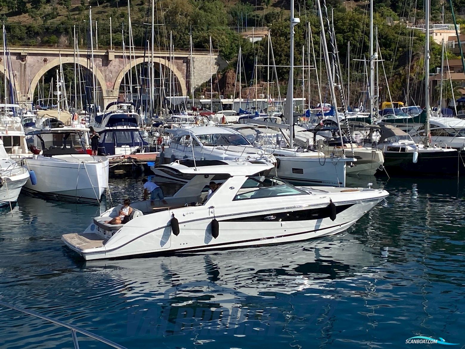 Sea Ray 400 Slx Motorbåt 2018, med Mercruiser 8.2L Axuis motor, Frankrike