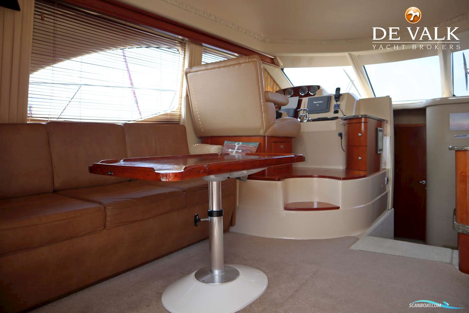 Sea Ray 455 Sedan Bridge