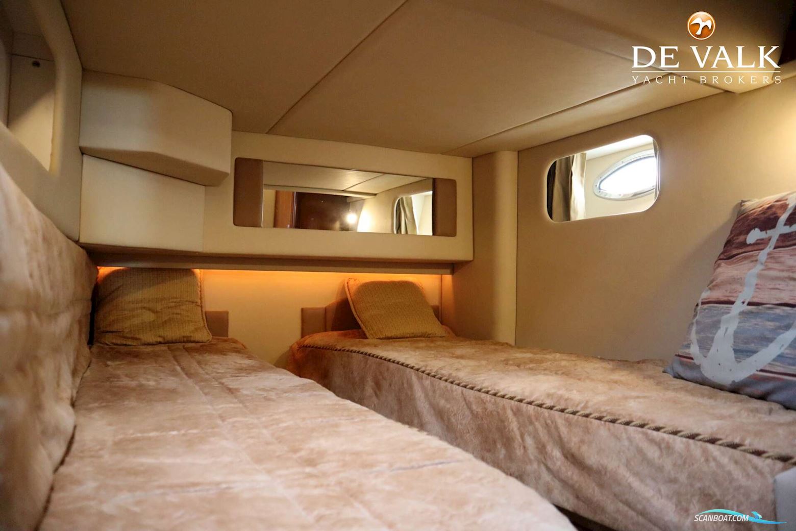 Sea Ray 455 Sedan Bridge