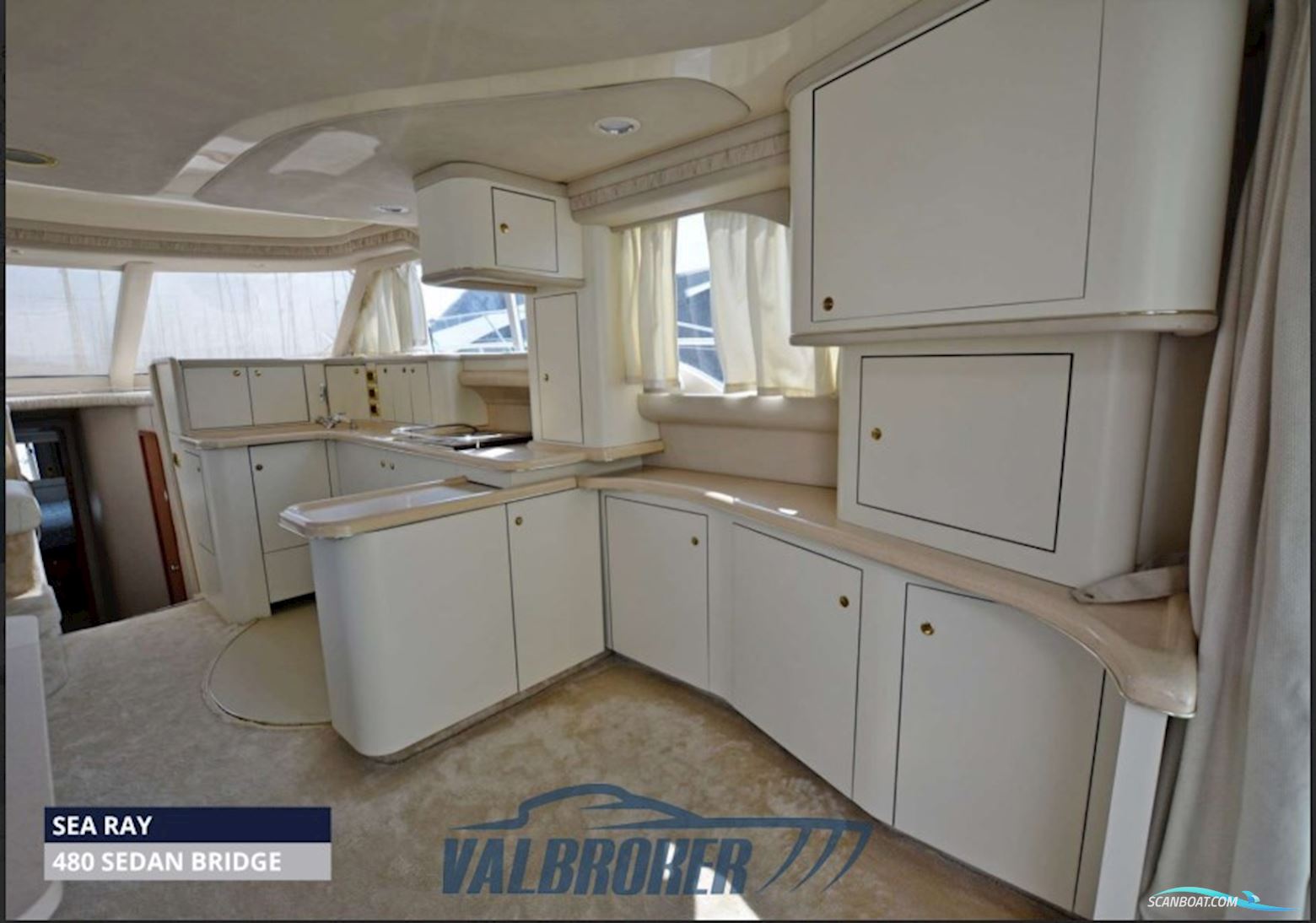 Sea Ray 480 Sedan Bridge