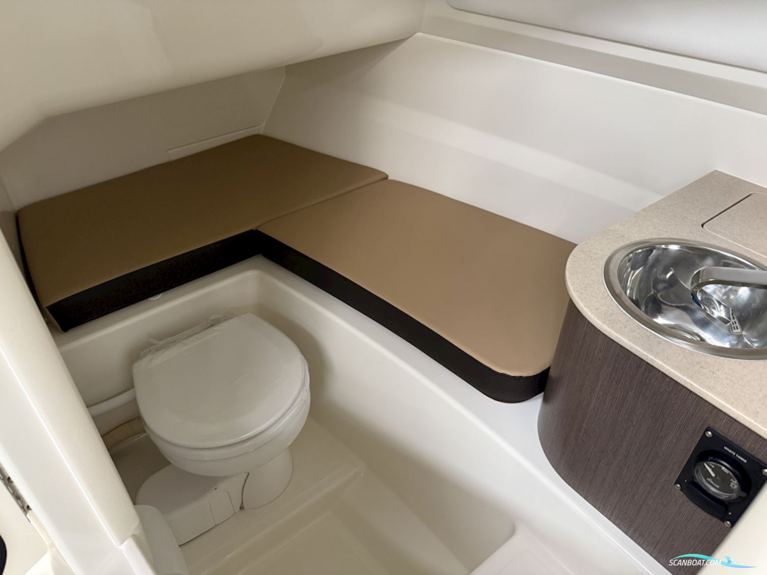 Sea Ray SDX 250 Outboard