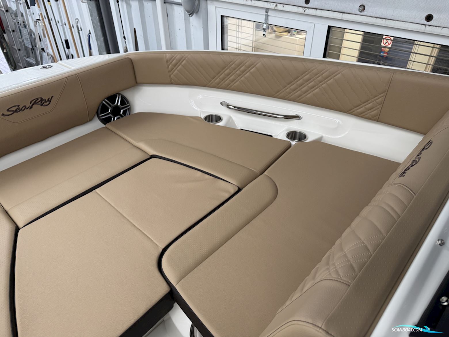 Sea Ray SDX 250 Outboard