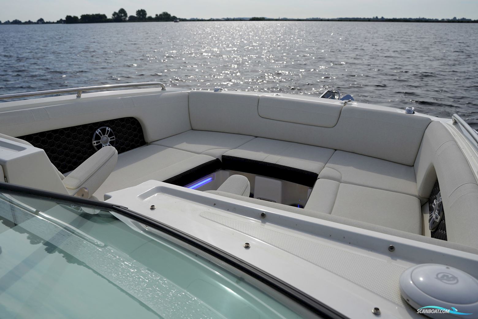 Sea Ray SDX 290 Outboard