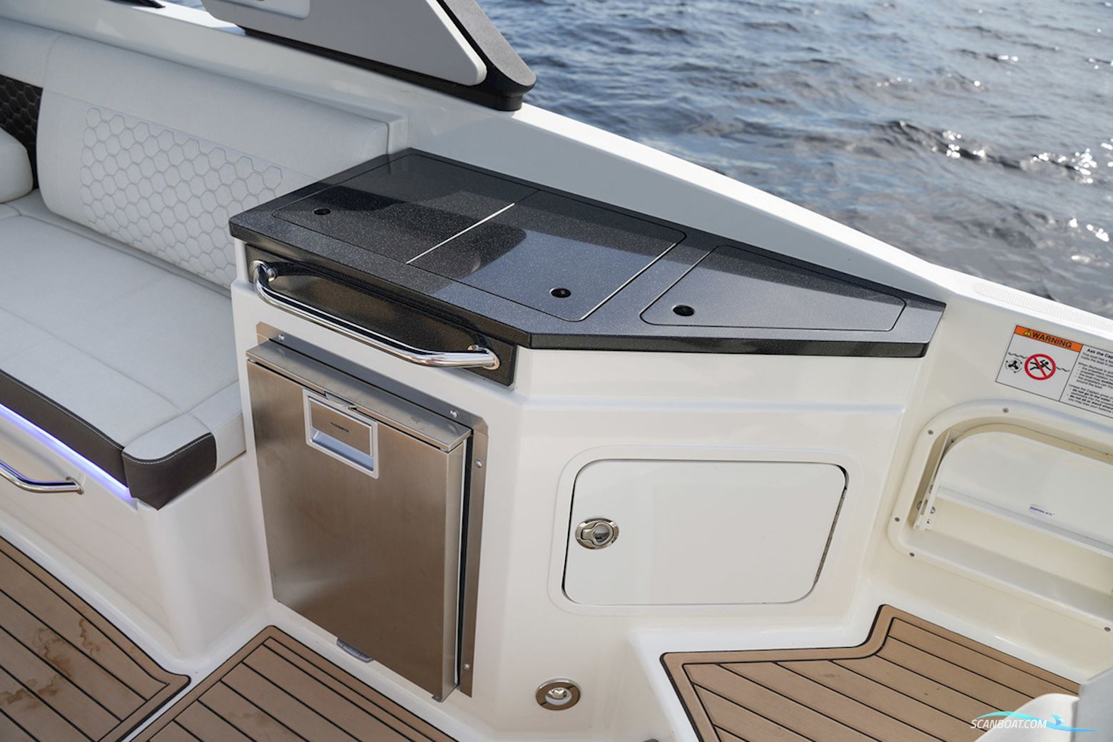 Sea Ray SDX 290 Outboard