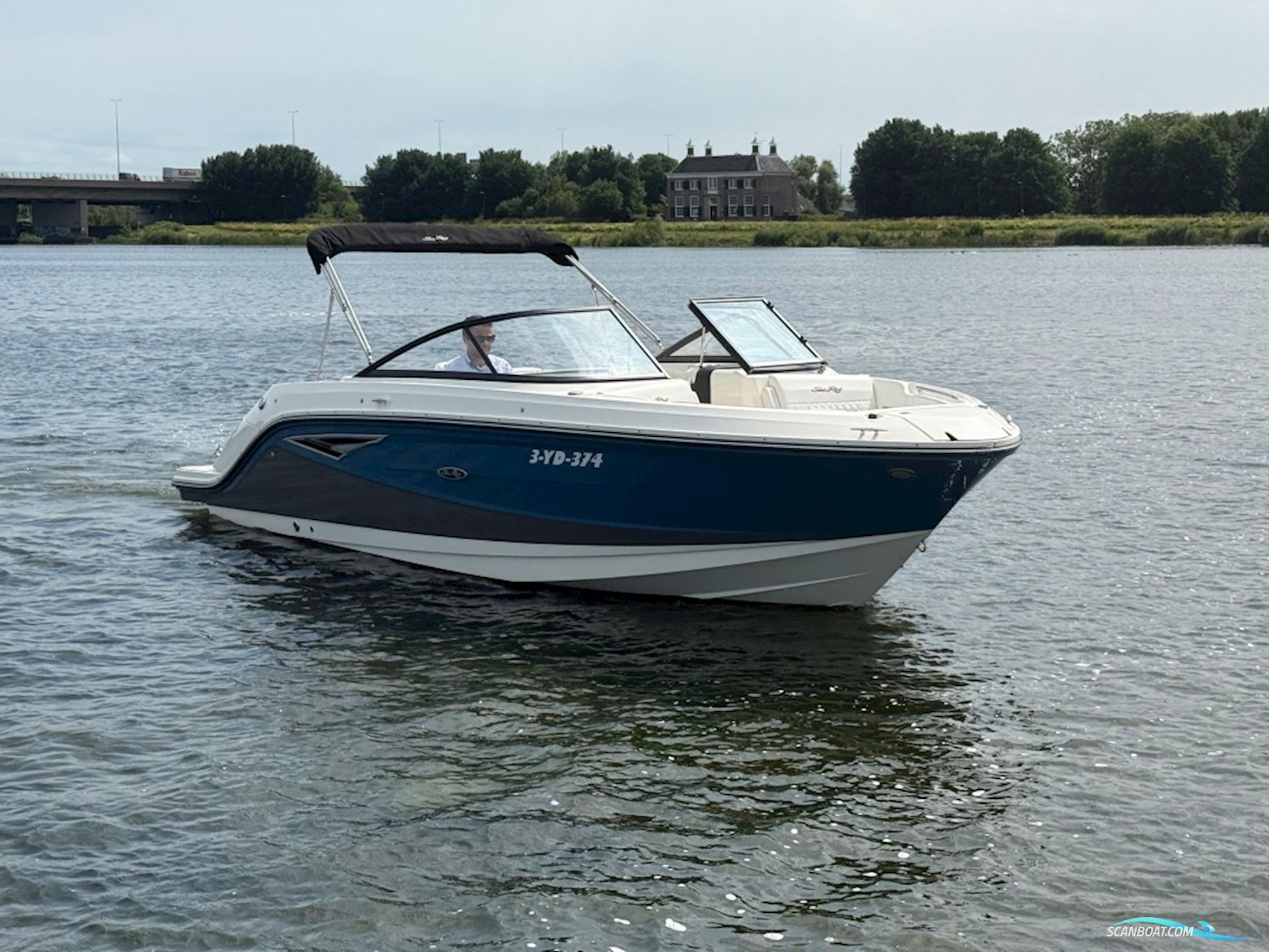 Sea Ray SLX 250