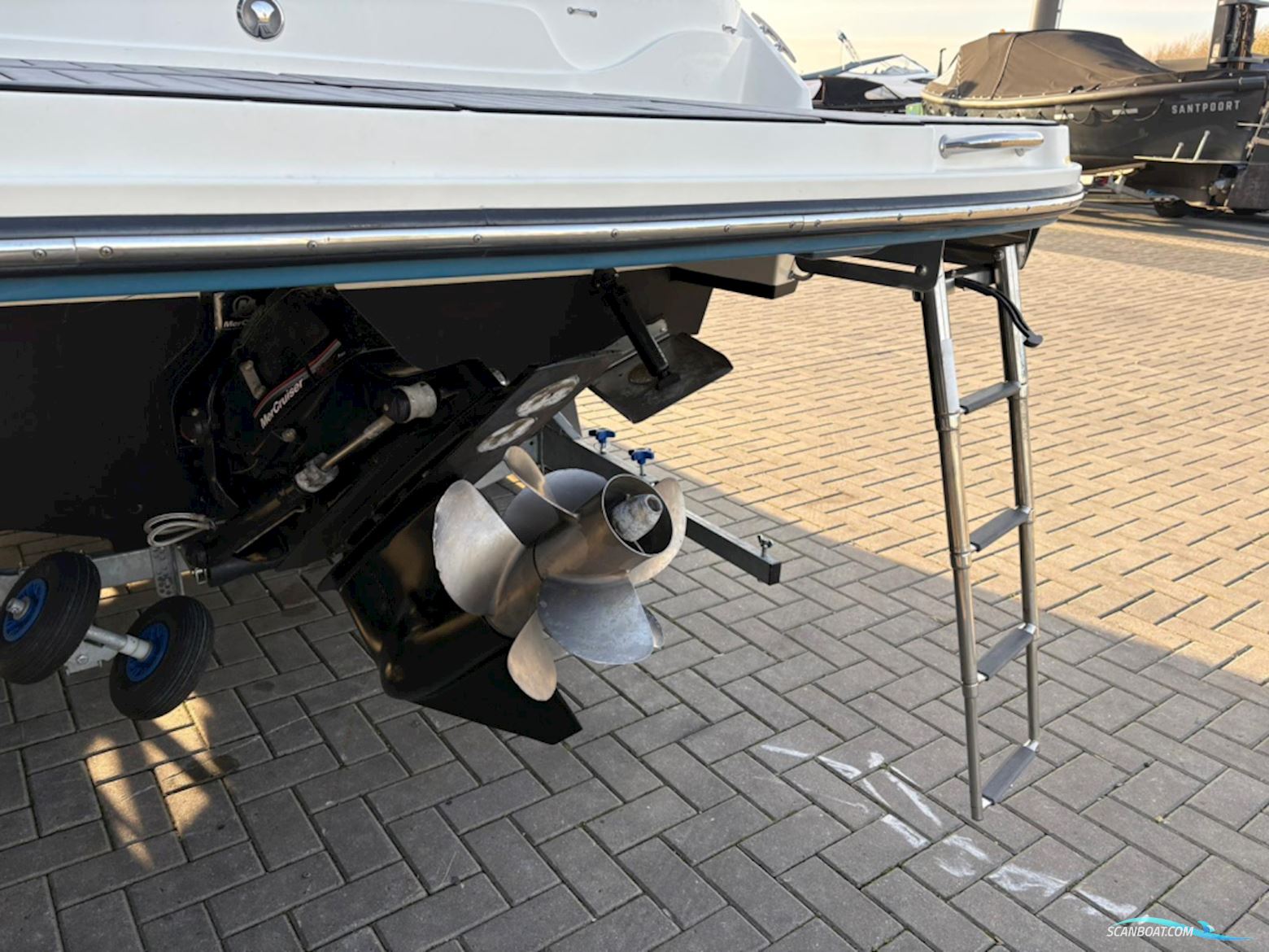 Sea Ray SLX 250