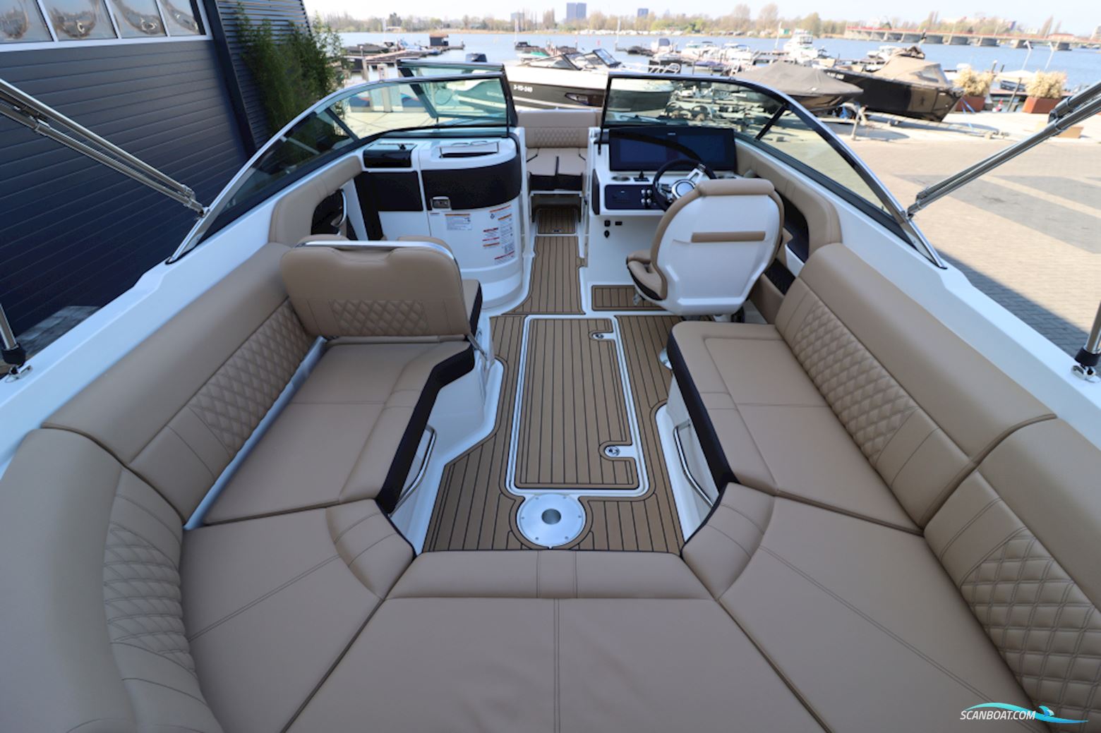 Sea Ray SLX 250