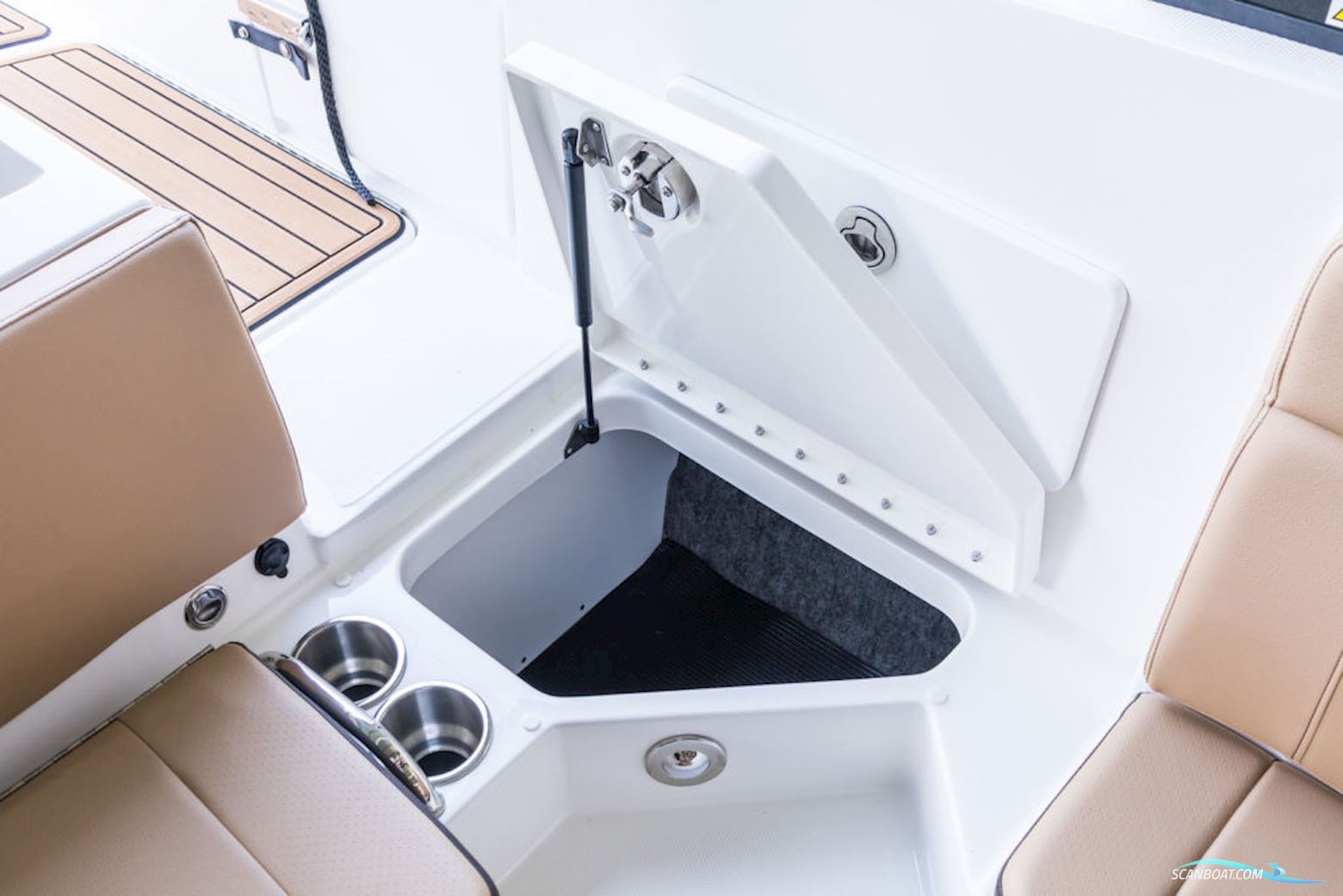 Sea Ray SPX 230 Outboard