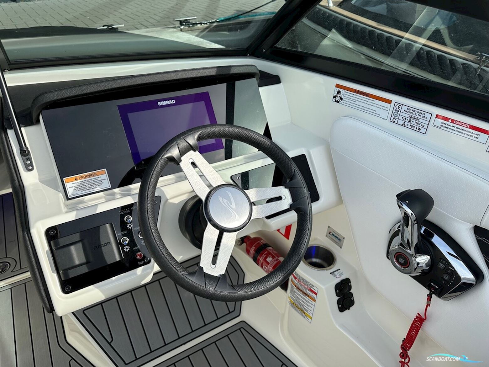 Sea Ray SPX 230 Outboard