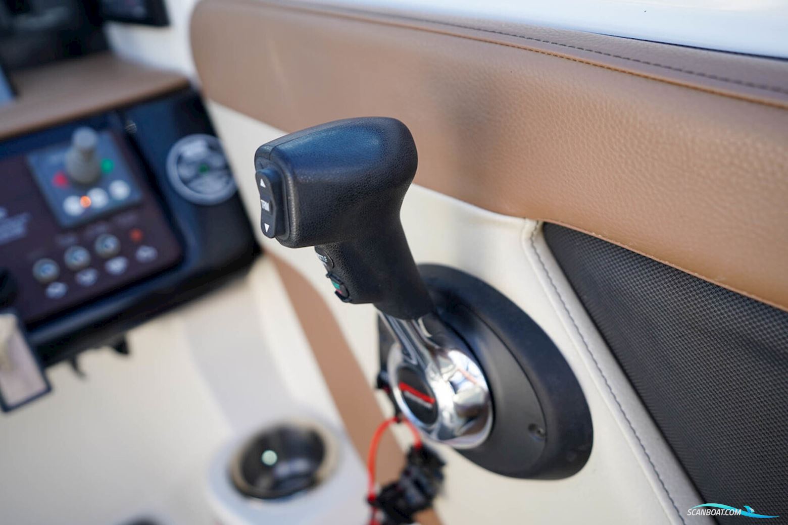 Sea Ray Sun Sport 230