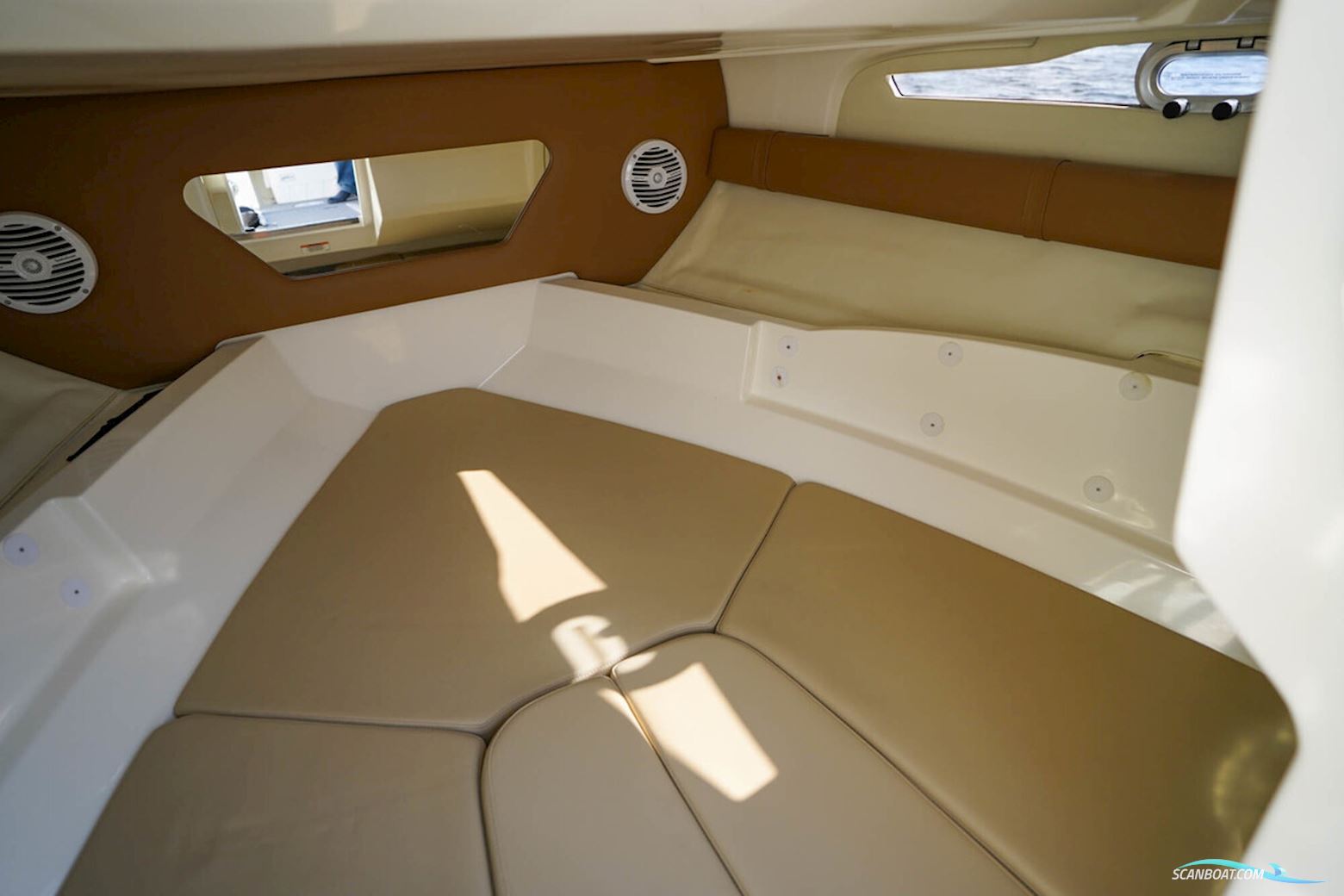 Sea Ray Sun Sport 230