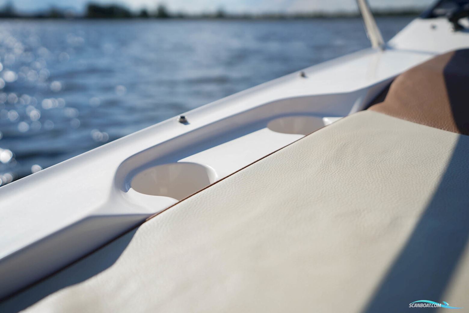 Sea Ray Sun Sport 230