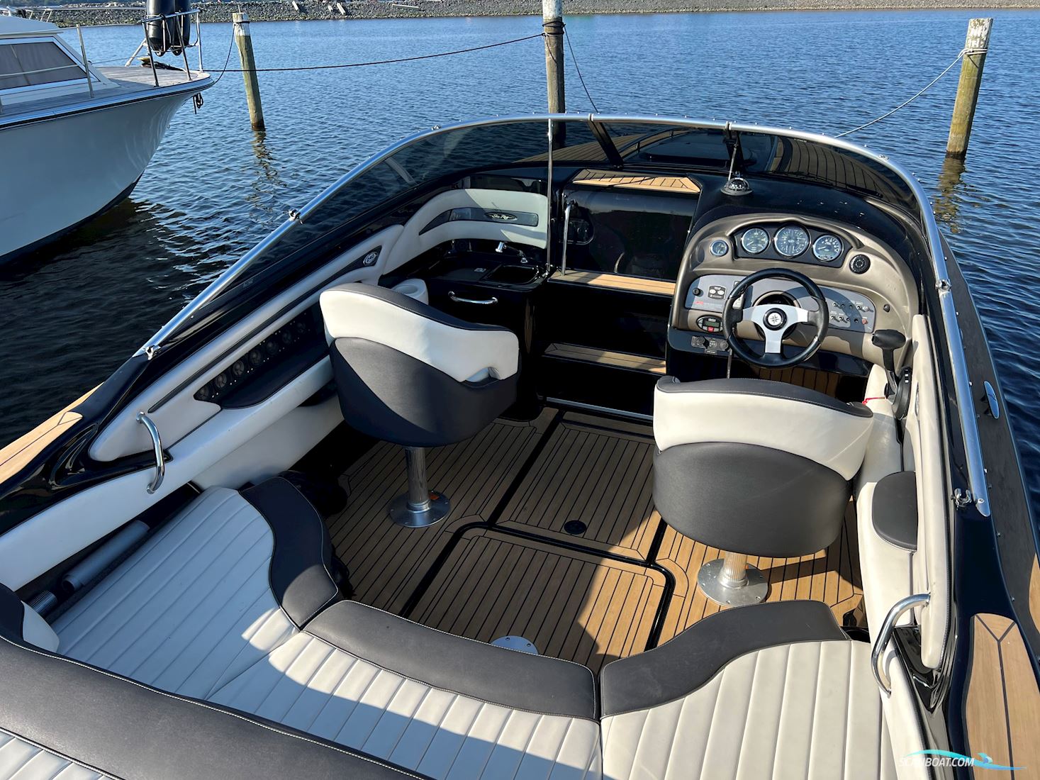 Sea Ray Sun Sport 240