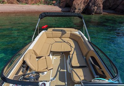 Sea Ray Sun Sport 250 Motorbåt 2023, med Mercruiser Ect 6.2L Mpi Dts Bravo Iii (350 hk) motor, Sverige
