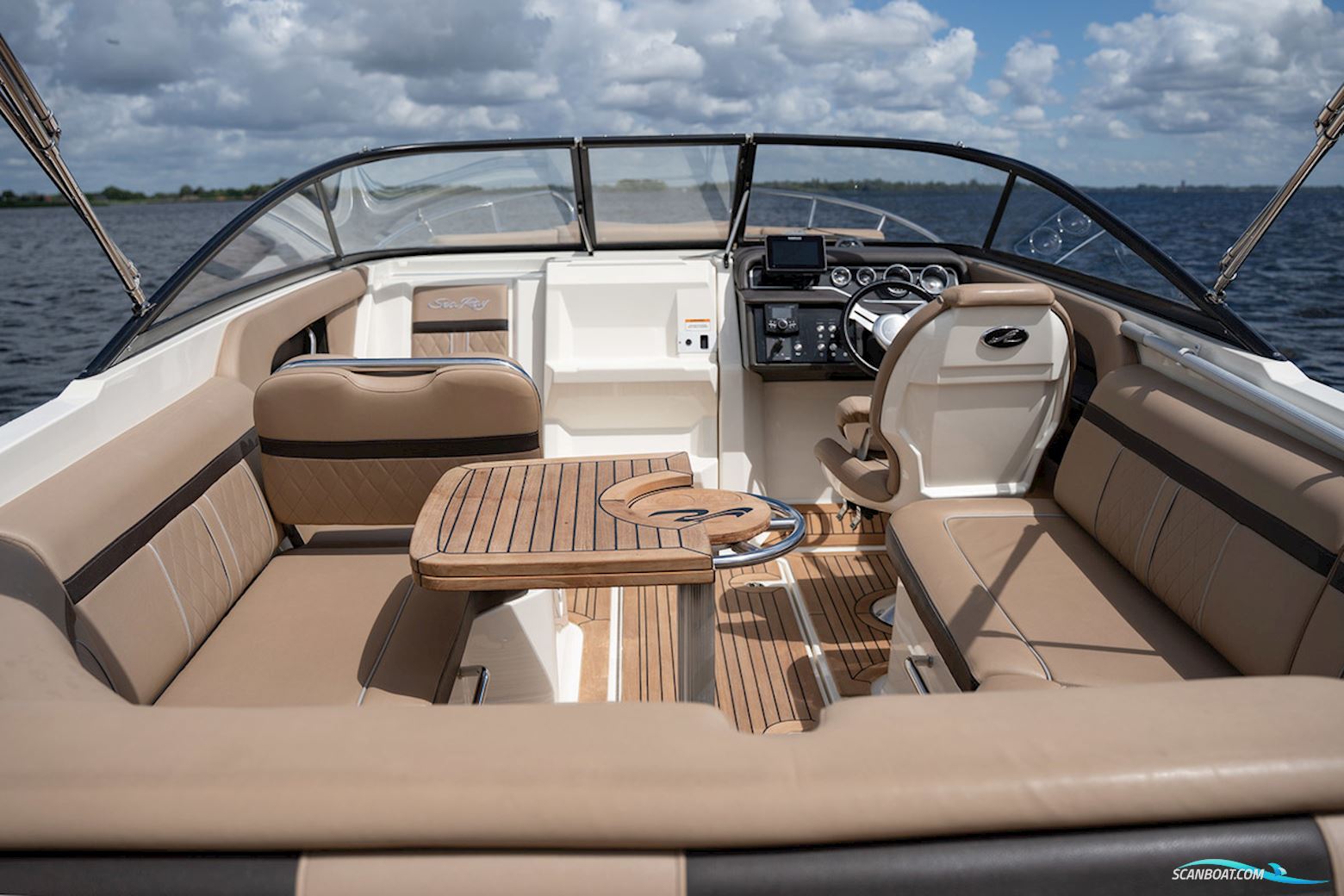 Sea Ray Sun Sport 250