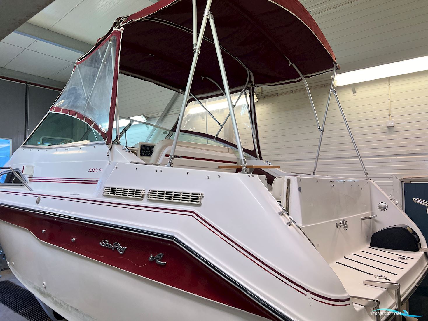 Sea Ray Sundancer 220