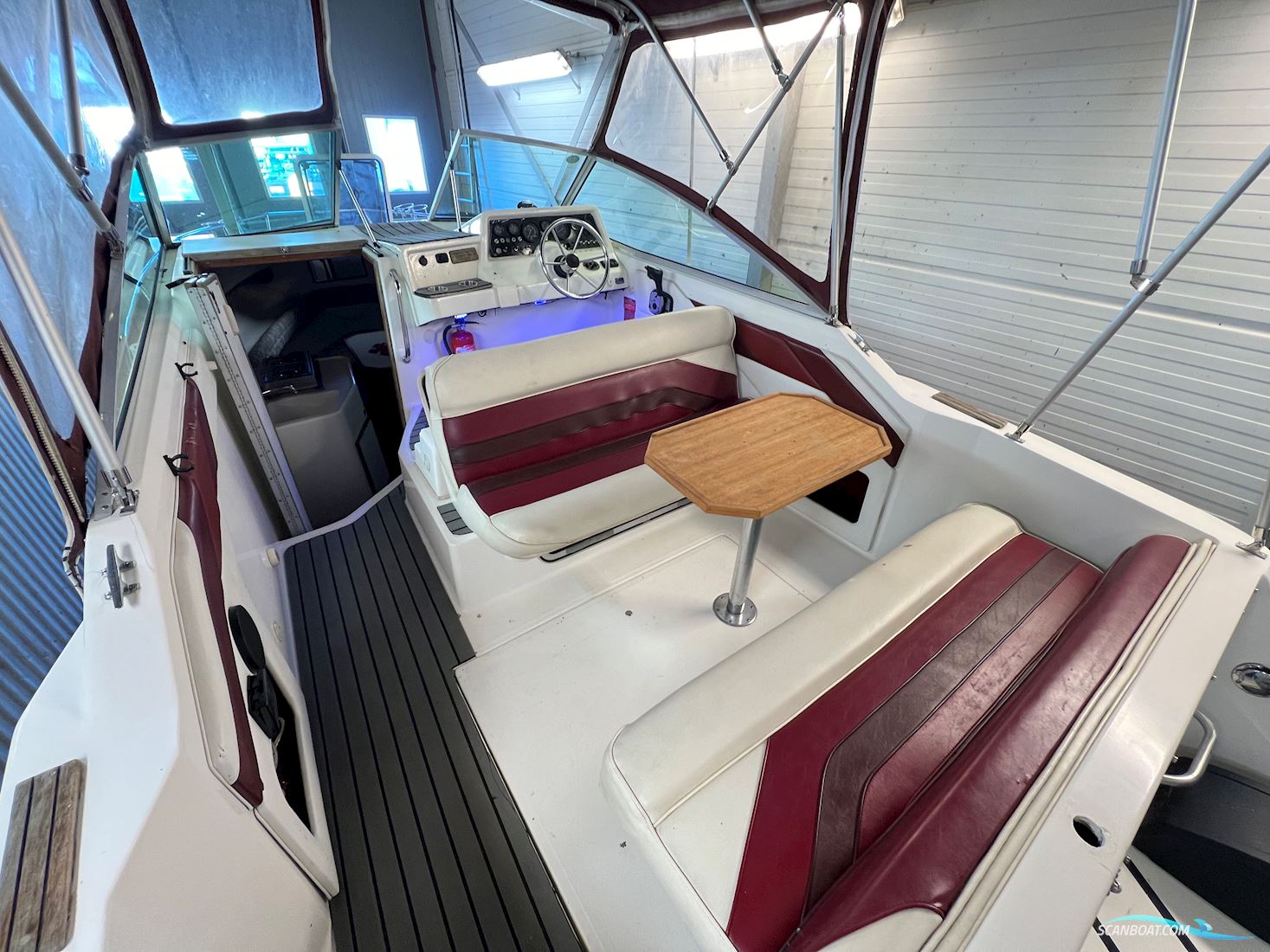 Sea Ray Sundancer 220