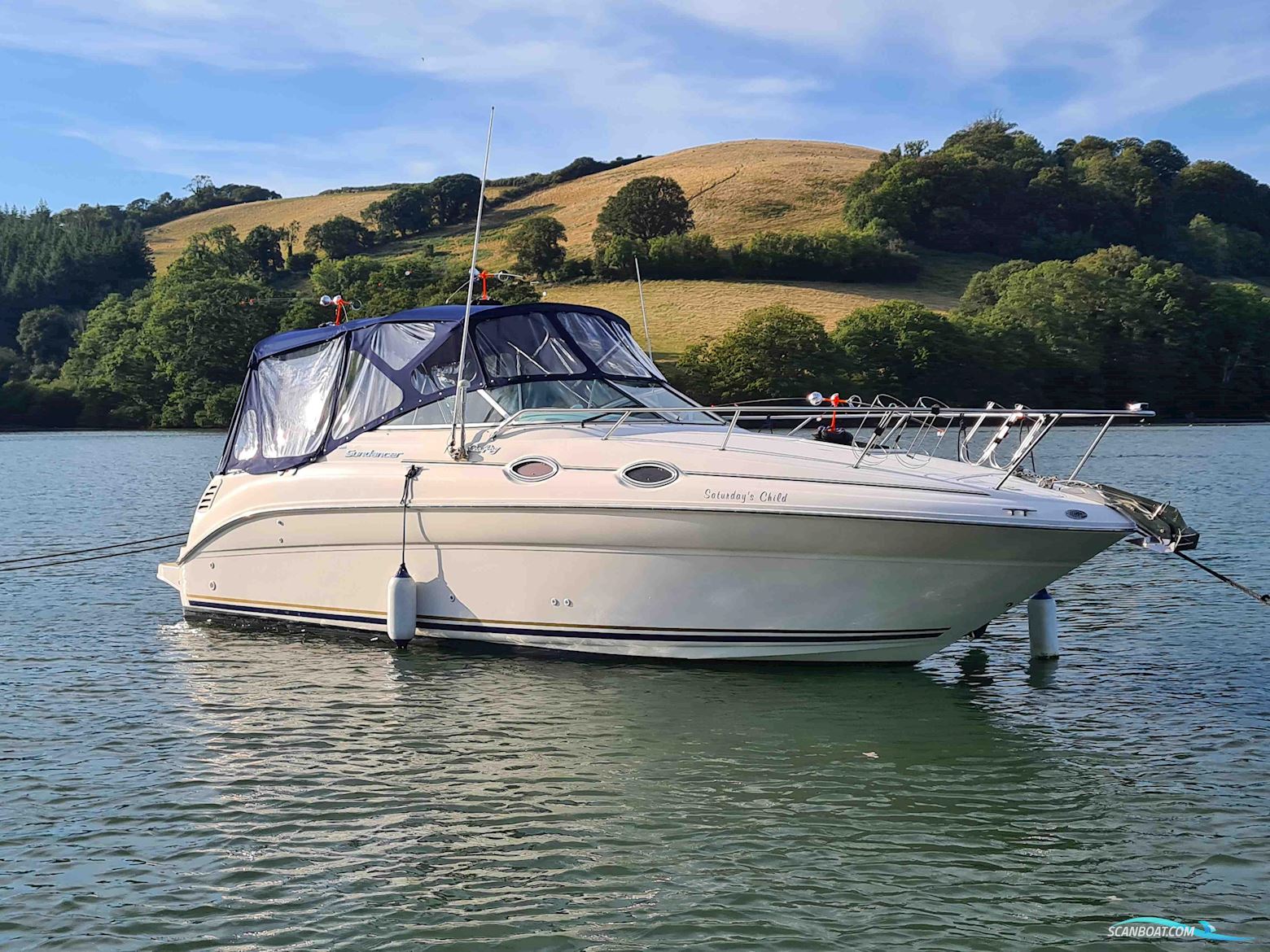 Sea Ray Sundancer 260 (New Engine 2021!!) Motorbåt 2000, med Mercruiser 4.5 Mpi motor, England