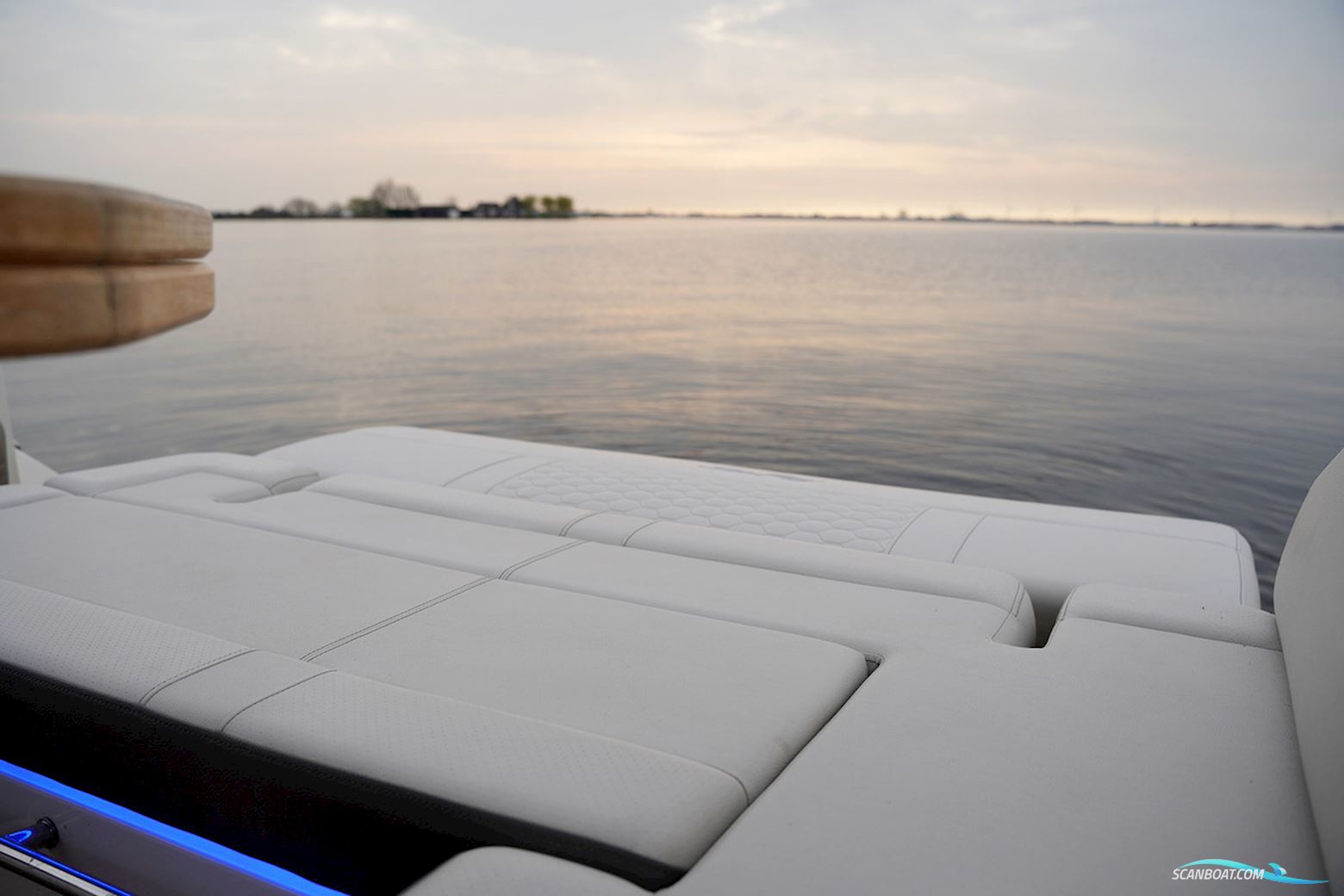 Sea Ray Sundancer 290