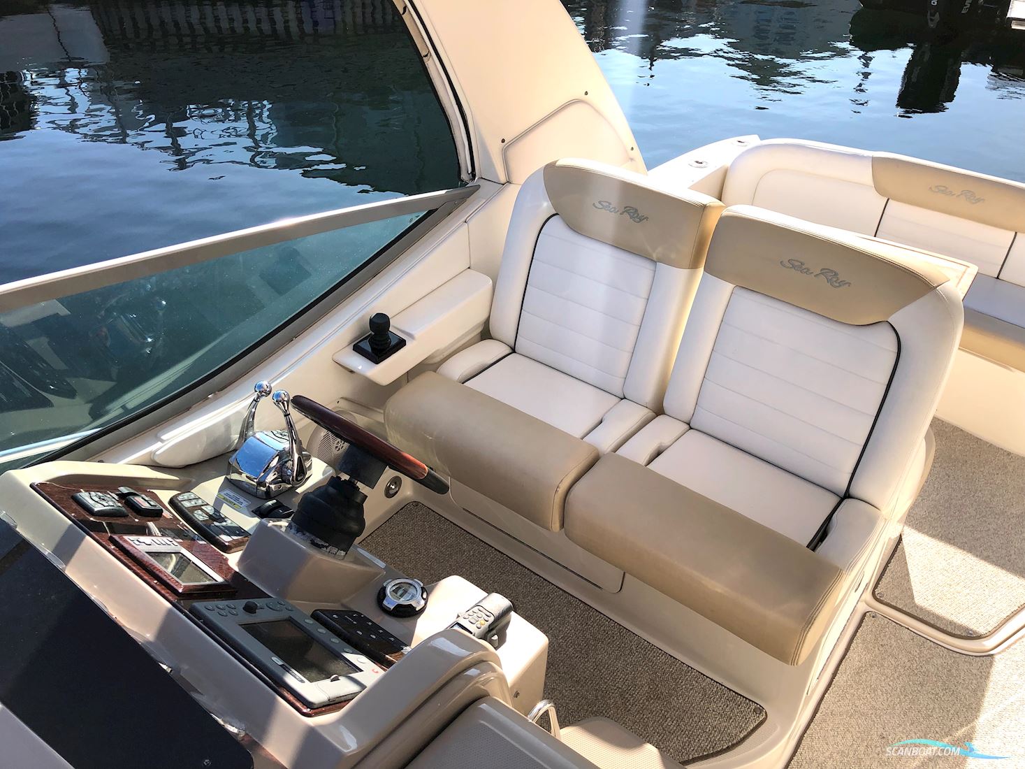 Sea Ray Sundancer 310