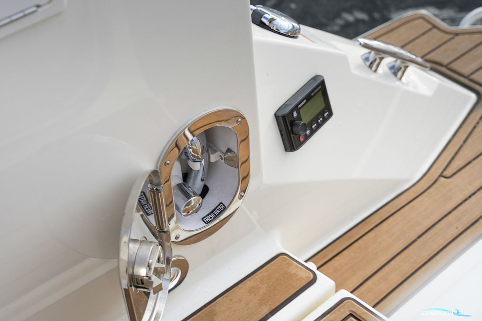 Sea Ray Sundancer 320