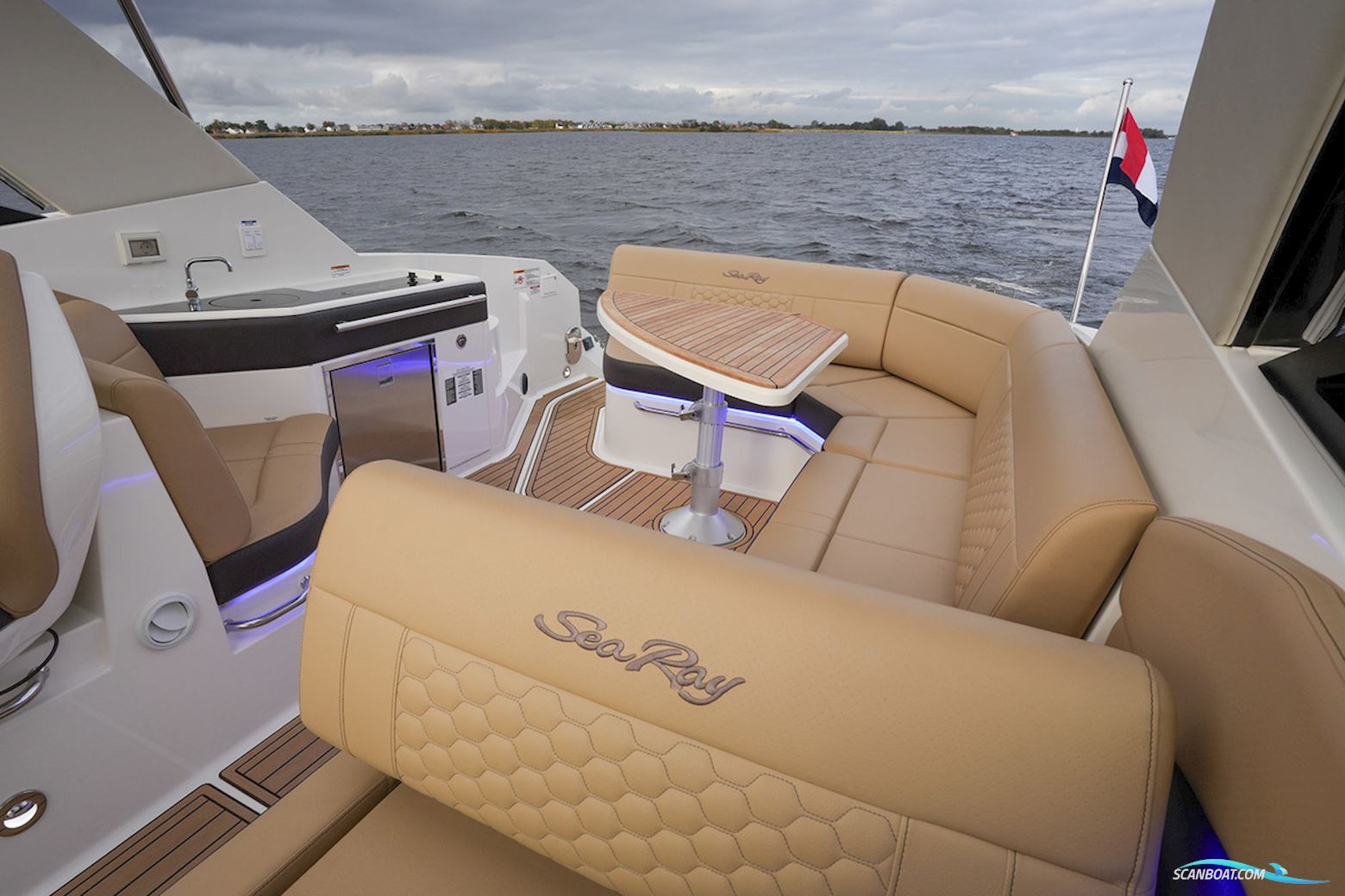 Sea Ray Sundancer 320