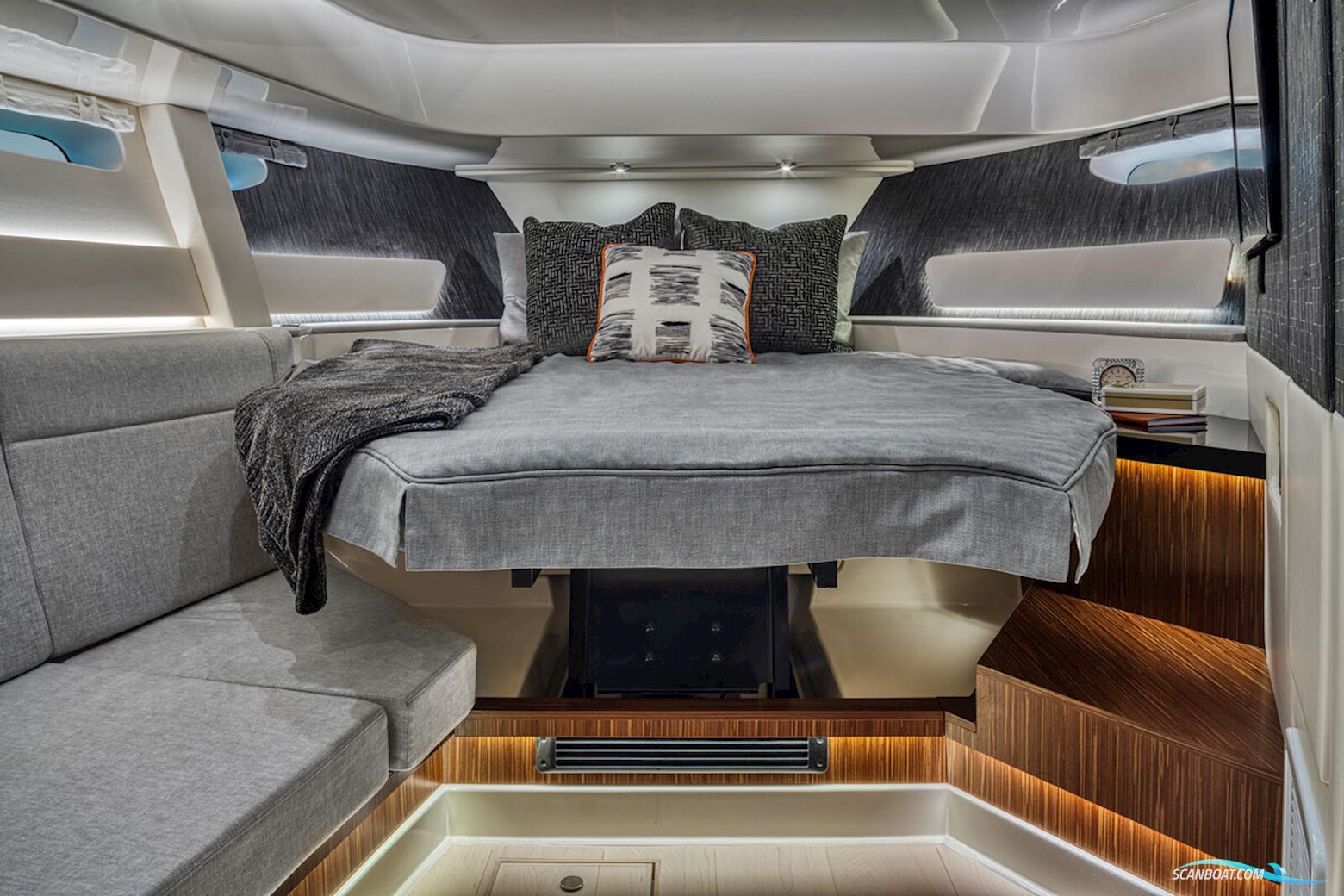 Sea Ray Sundancer 370