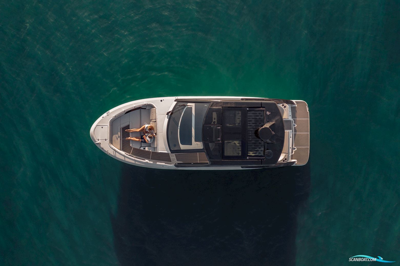 Sea Ray Sundancer 370