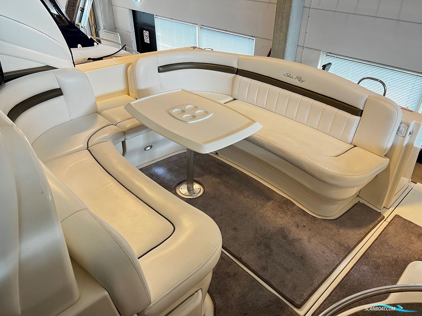 Sea Ray Sundancer 425