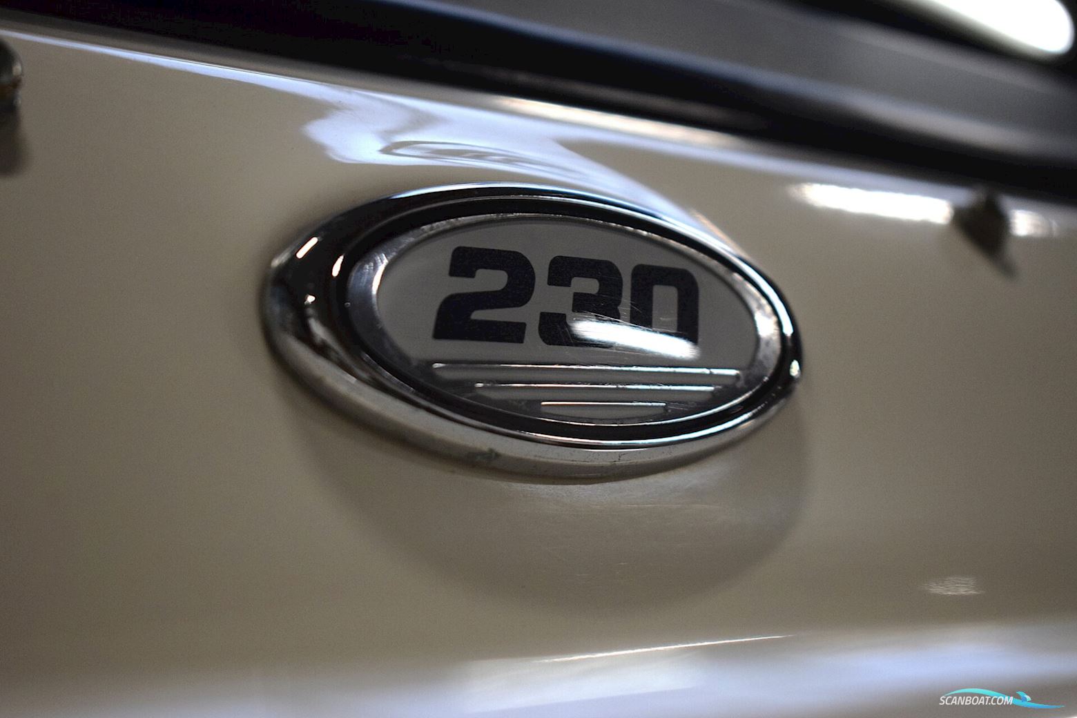 Sea Ray Sunsport 230