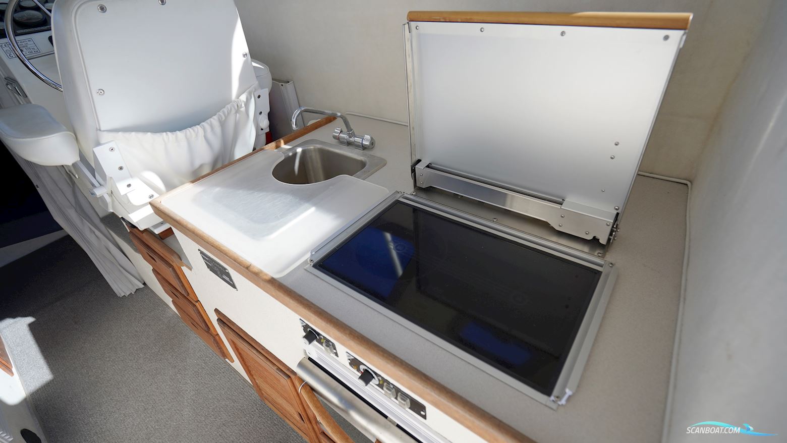 Sea Sport Explorer 2400