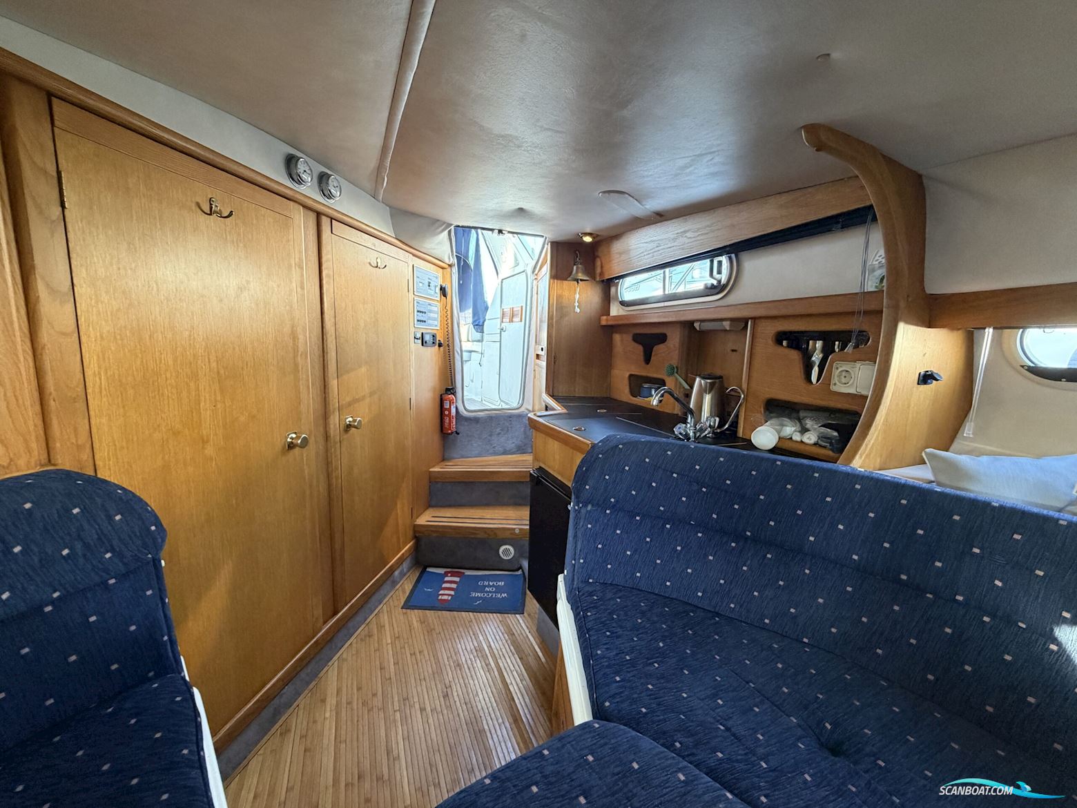 Sealine 290 Ambassador