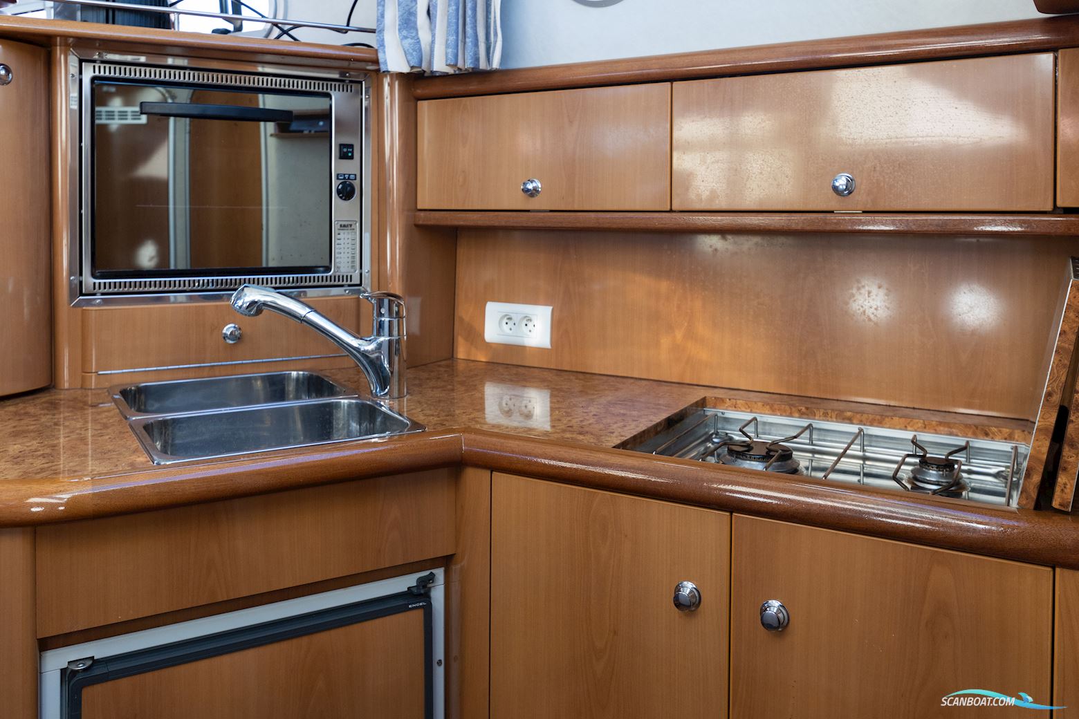 Sealine 360
